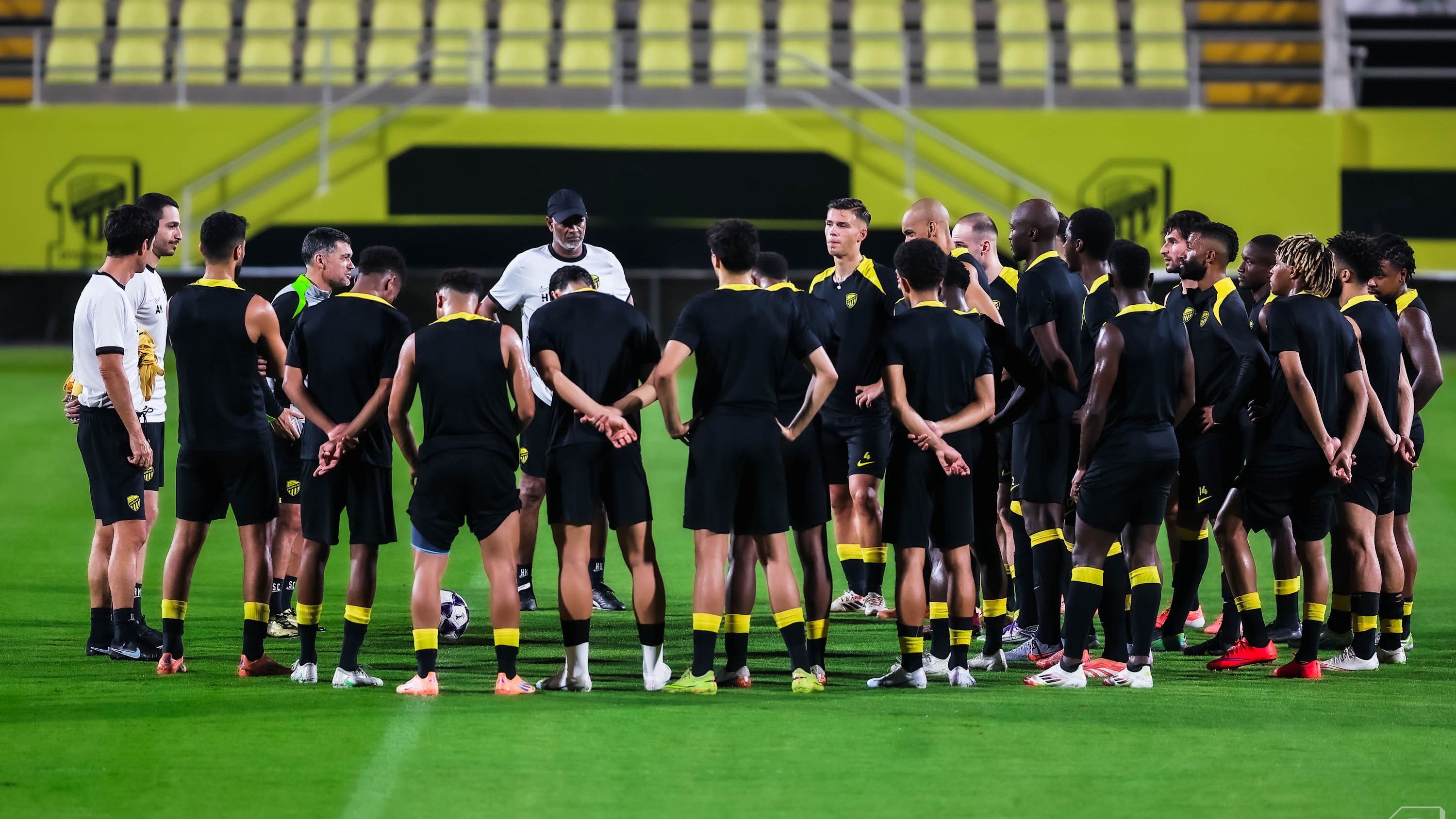Benzema et Bergwijn mènent l’Union dans le duel asiatique contre Sharjah à Jeddah