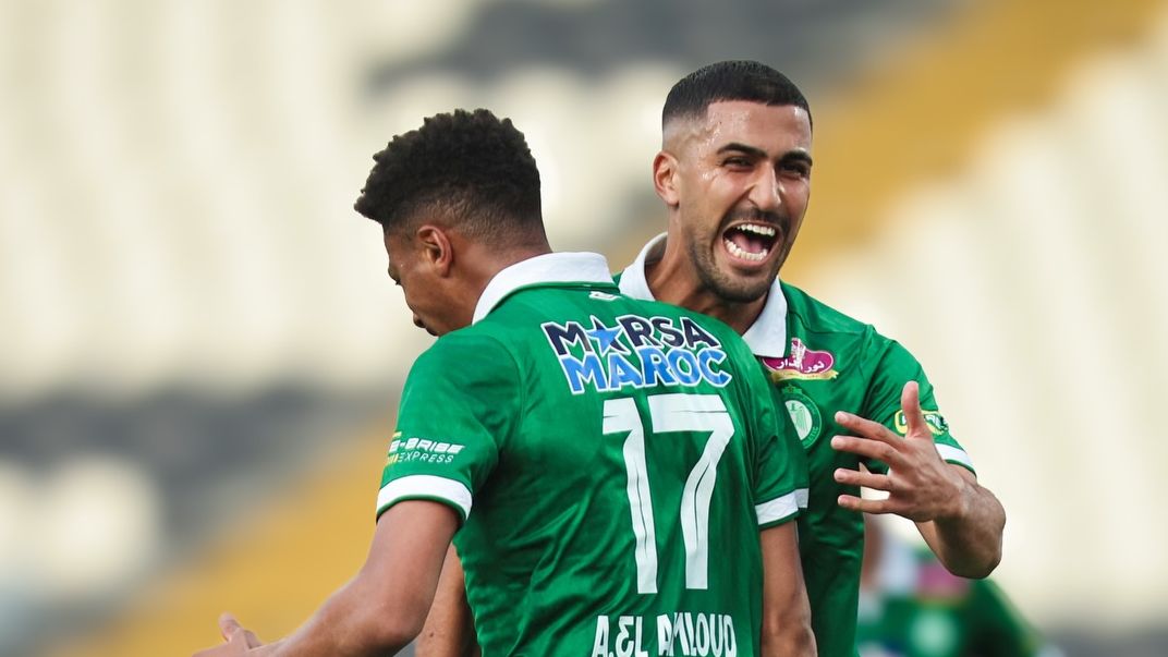 بالفيديو: الرجاء يستفيق بقذيفة نجم الوداد السابق