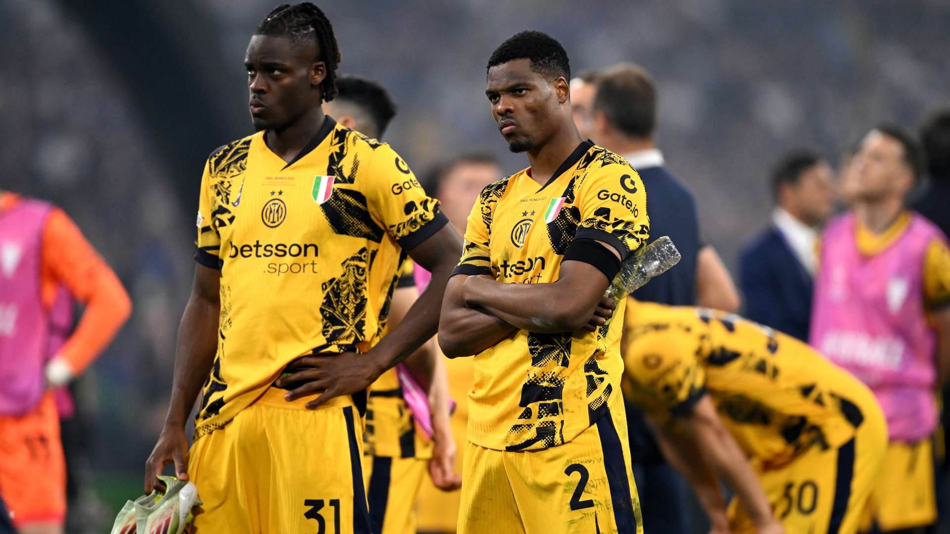 Bisseck Dumfries PSG Inter