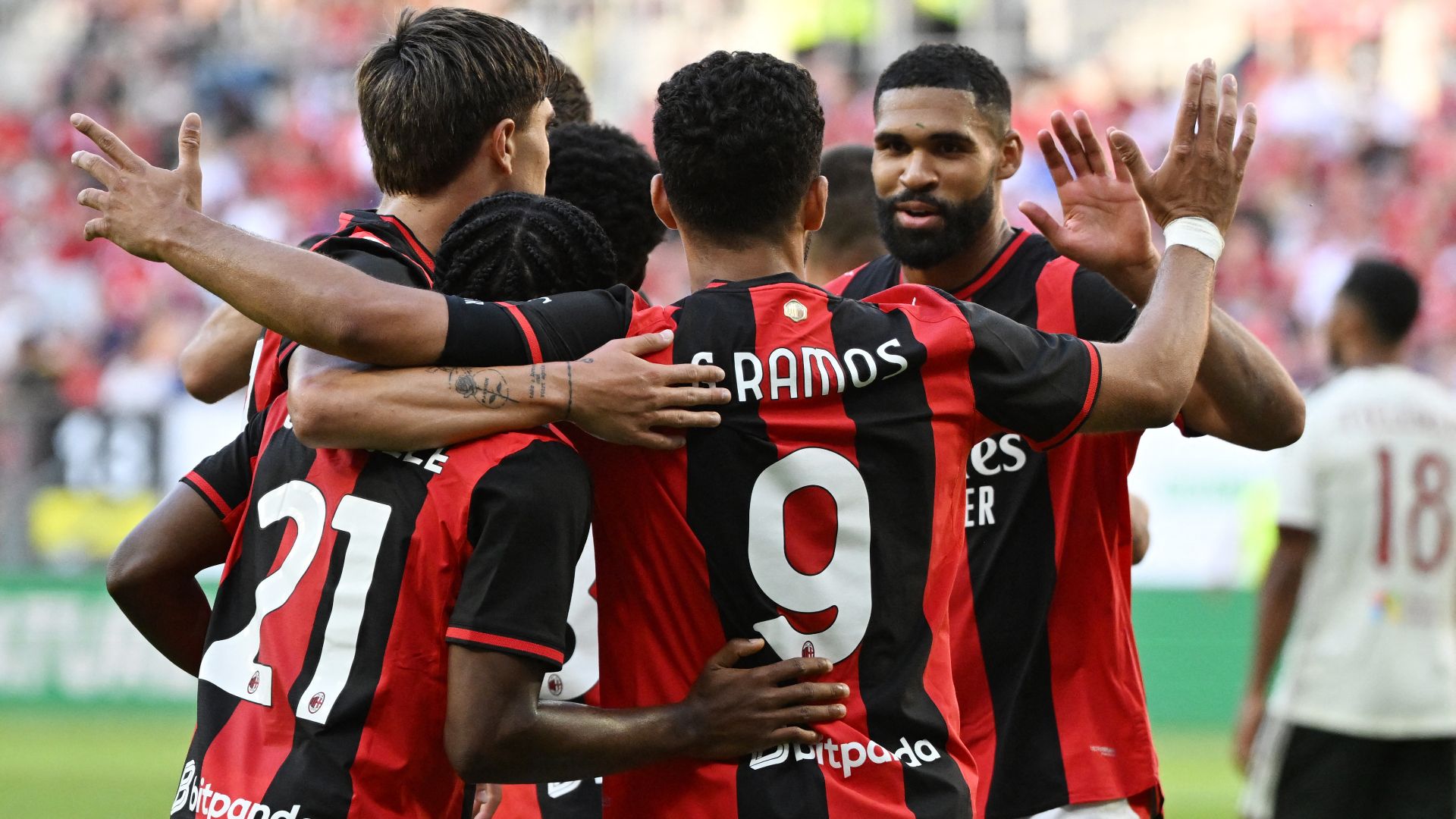 ما القنوات الناقلة لمباراة لاتسيو وميلان في الدوري الإيطالي 2026-2027؟ وكيف تشاهدها عبر الإنترنت؟