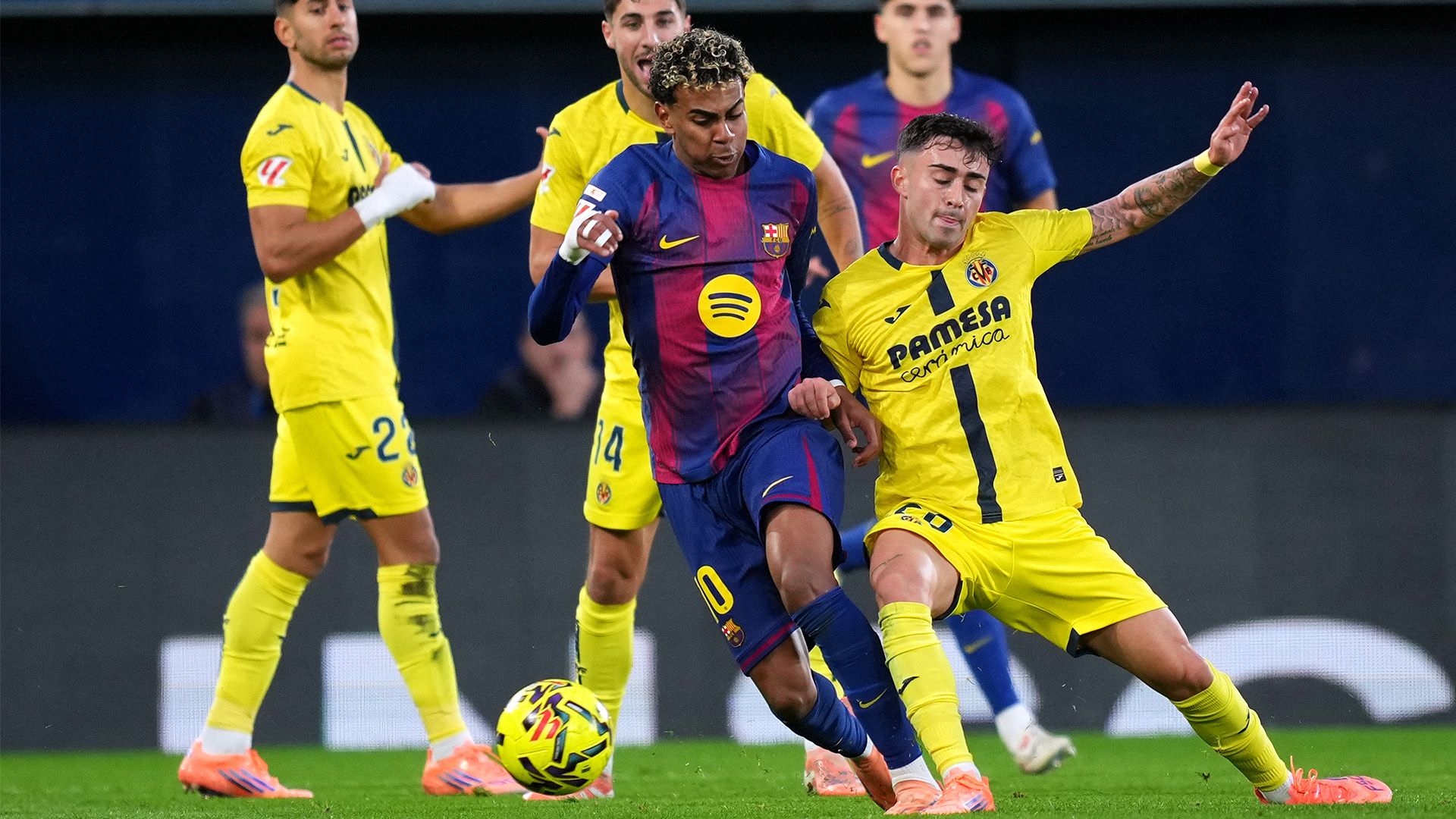 موعد مباراة برشلونة وفياريال في الدوري الإسباني 2025-2026 والقنوات الناقلة