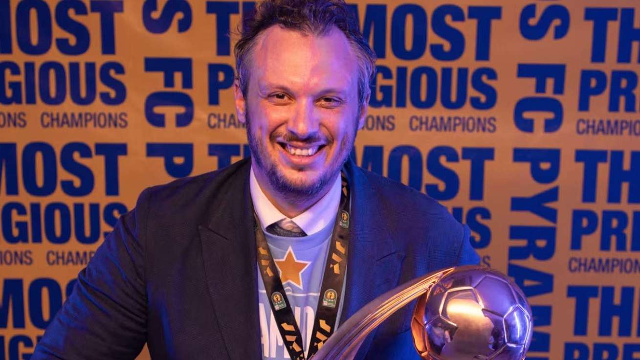 ممدوح عيد رئيس نادي بيراميدز