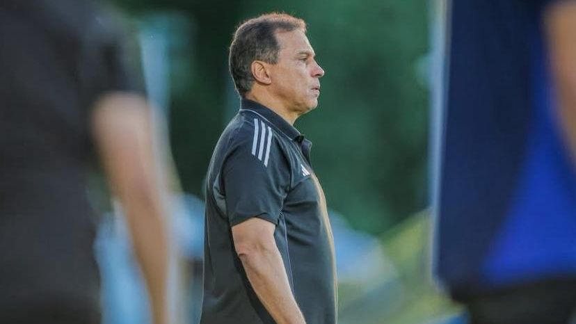  حسام البدري مدرب الأهلي طرابلس