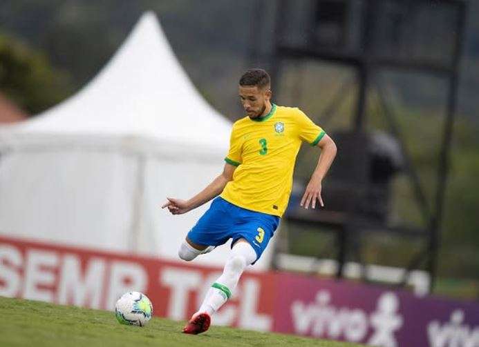 البرازيلي بيدرو هنريكي لاعب الحسين إربد الأردني الجديد