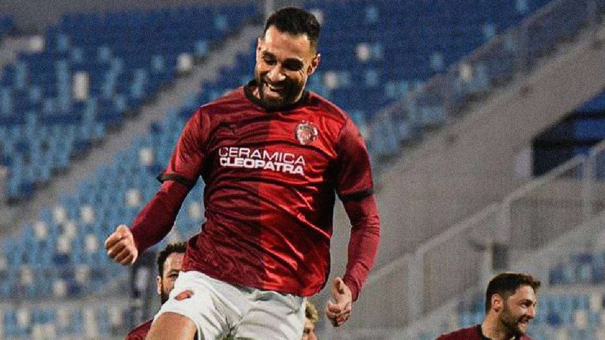 احتفال عمرو السولية لاعب سيراميكا كليوباترا