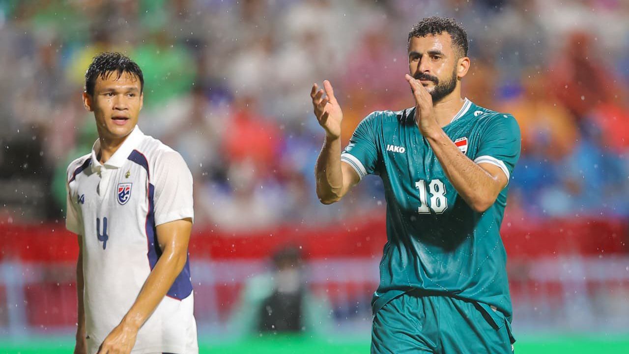 أيمن حسين في مباراة العراق وتايلاند