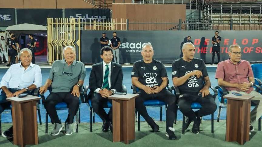 وزير الرياضة يحضر مران منتخب مصر