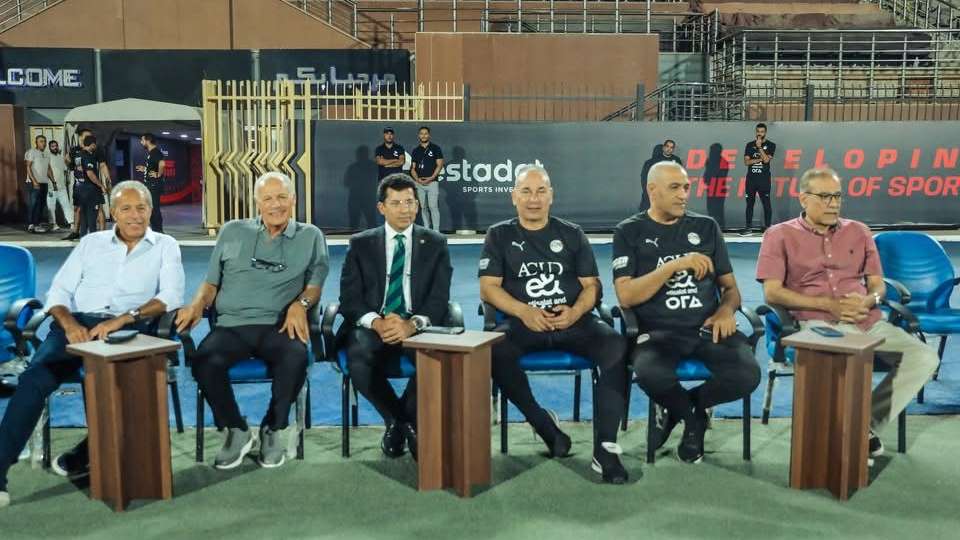 وزير الرياضة يحضر مران منتخب مصر