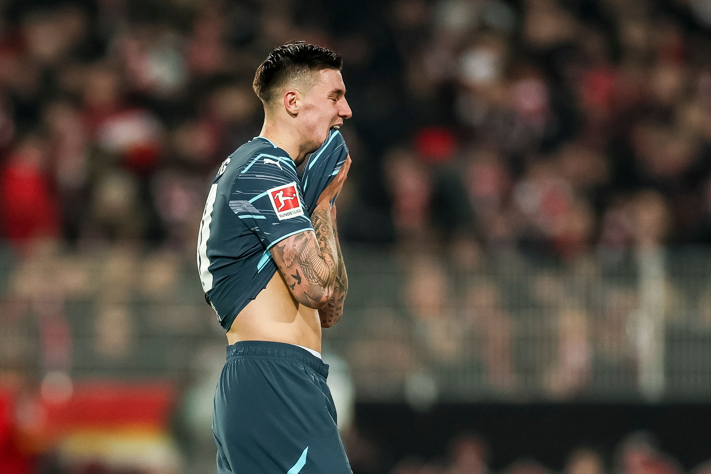 Sesko en Manchester United bajo presión mediática buscando recuperar su mejor versión