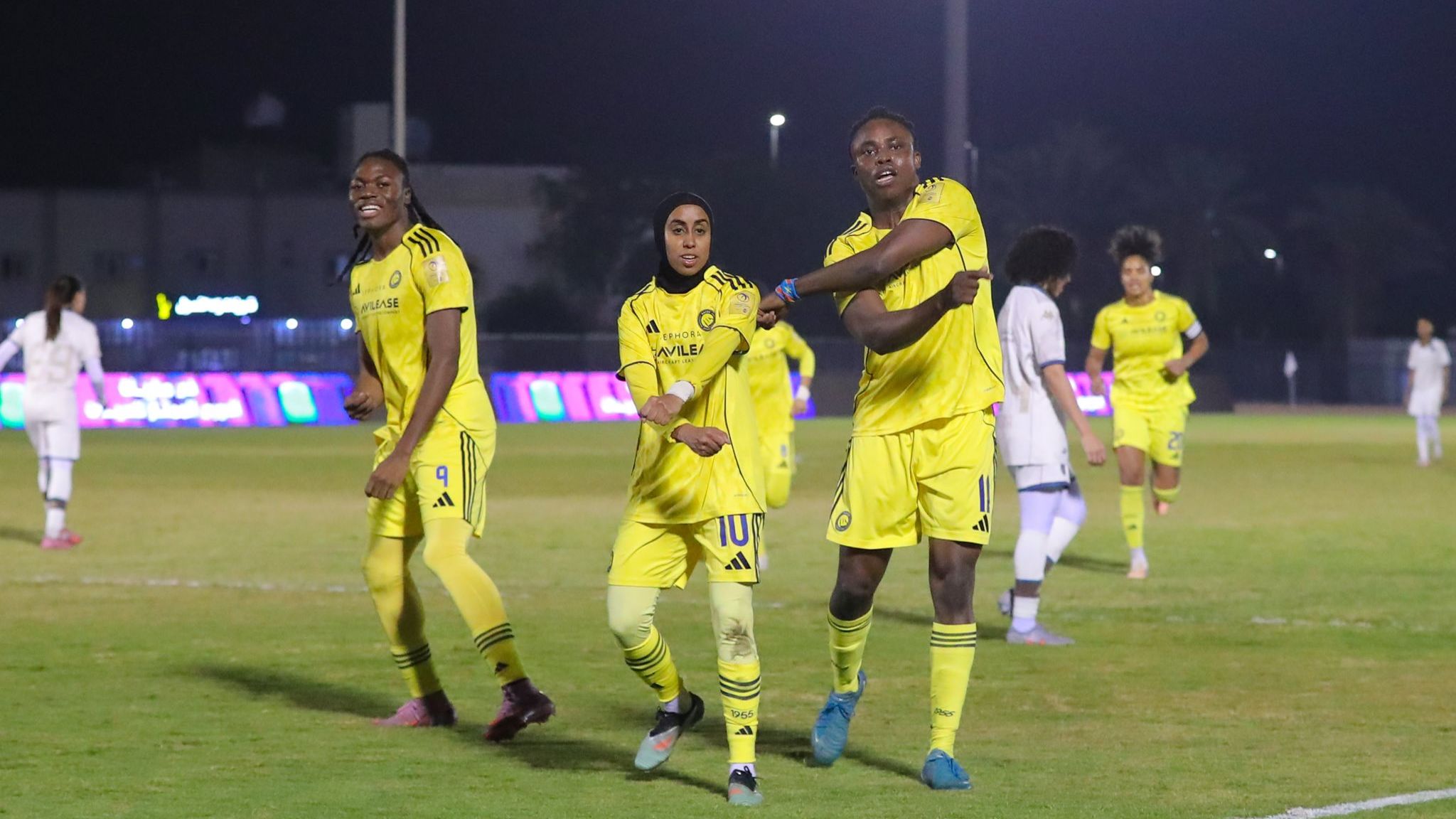 لاعبة النصر البرازيلية كاثلين سوزا تشهر إسلامها في لحظة مؤثرة وسط احتفاء النادي