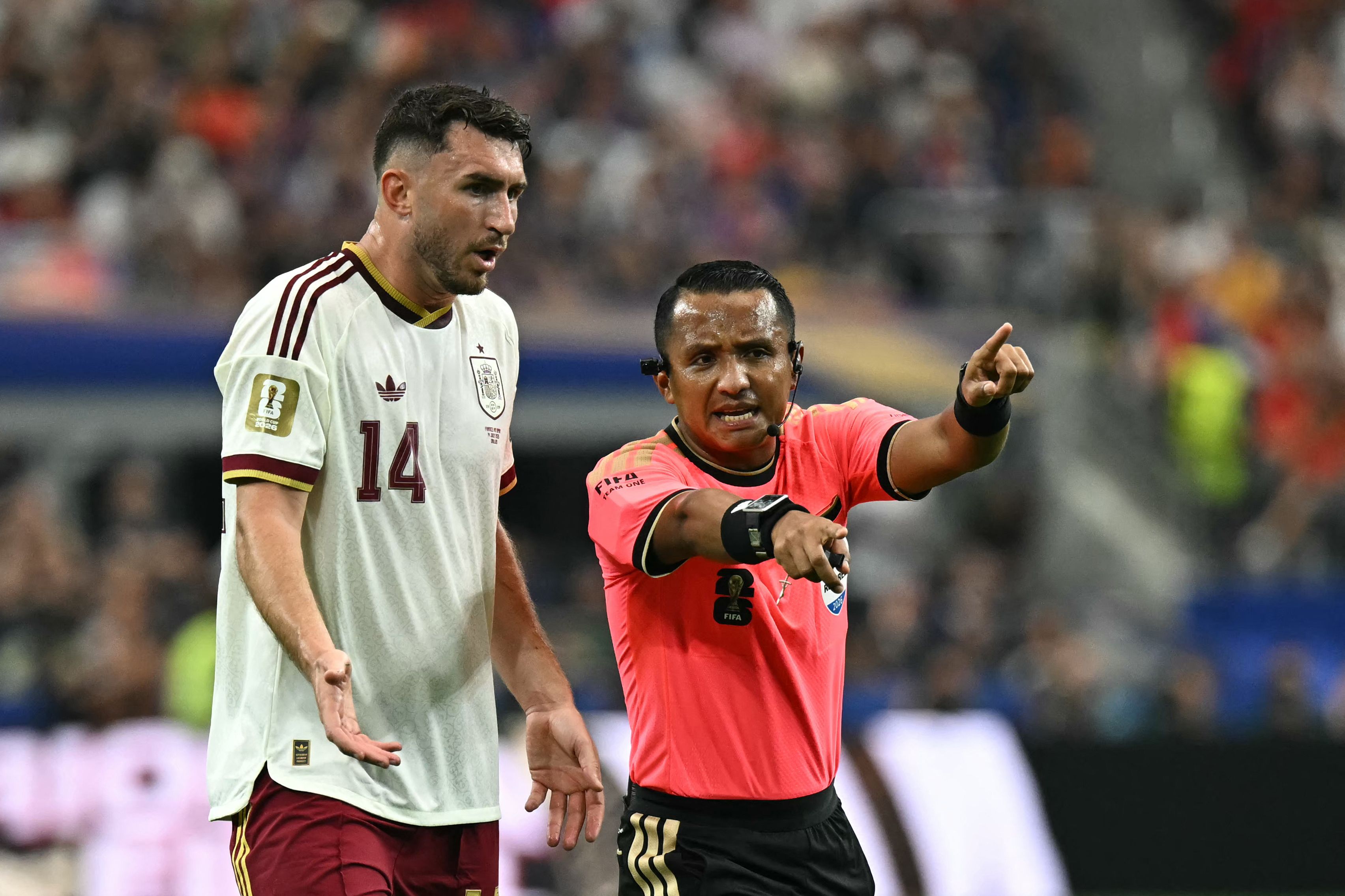 رئيس لا ليجا يثق في فوز إسبانيا بكأس العالم ويدعو للتخلي عن مواقف الأطفال