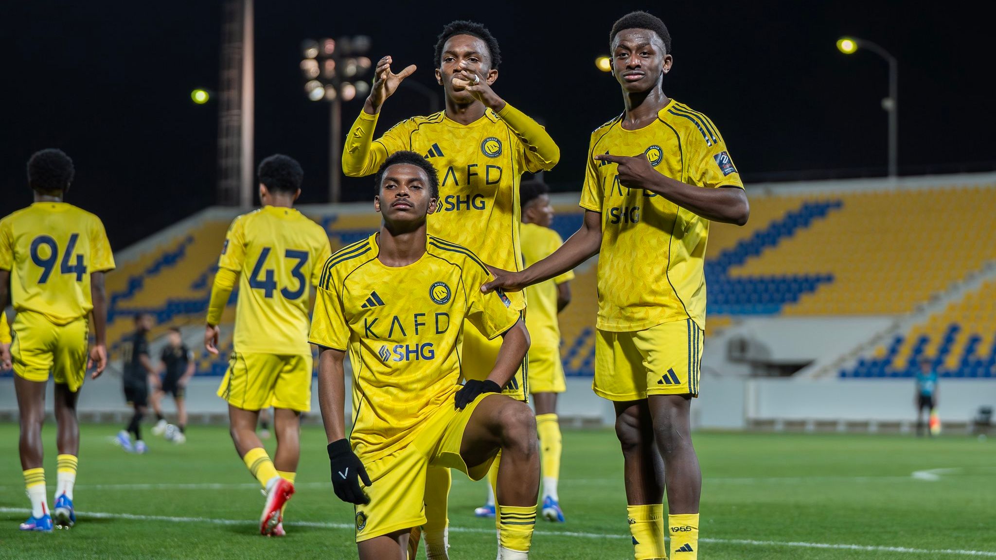 Foto de Jalal Al-Salem y Asim Mohammed en acción en la Liga Sub-21 Joy Elite