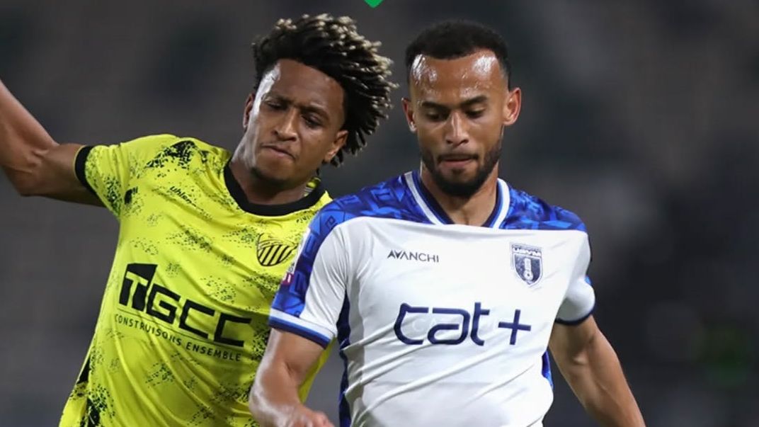 بالفيديو.. النيران الصديقة تصدم متصدر الدوري المغربي