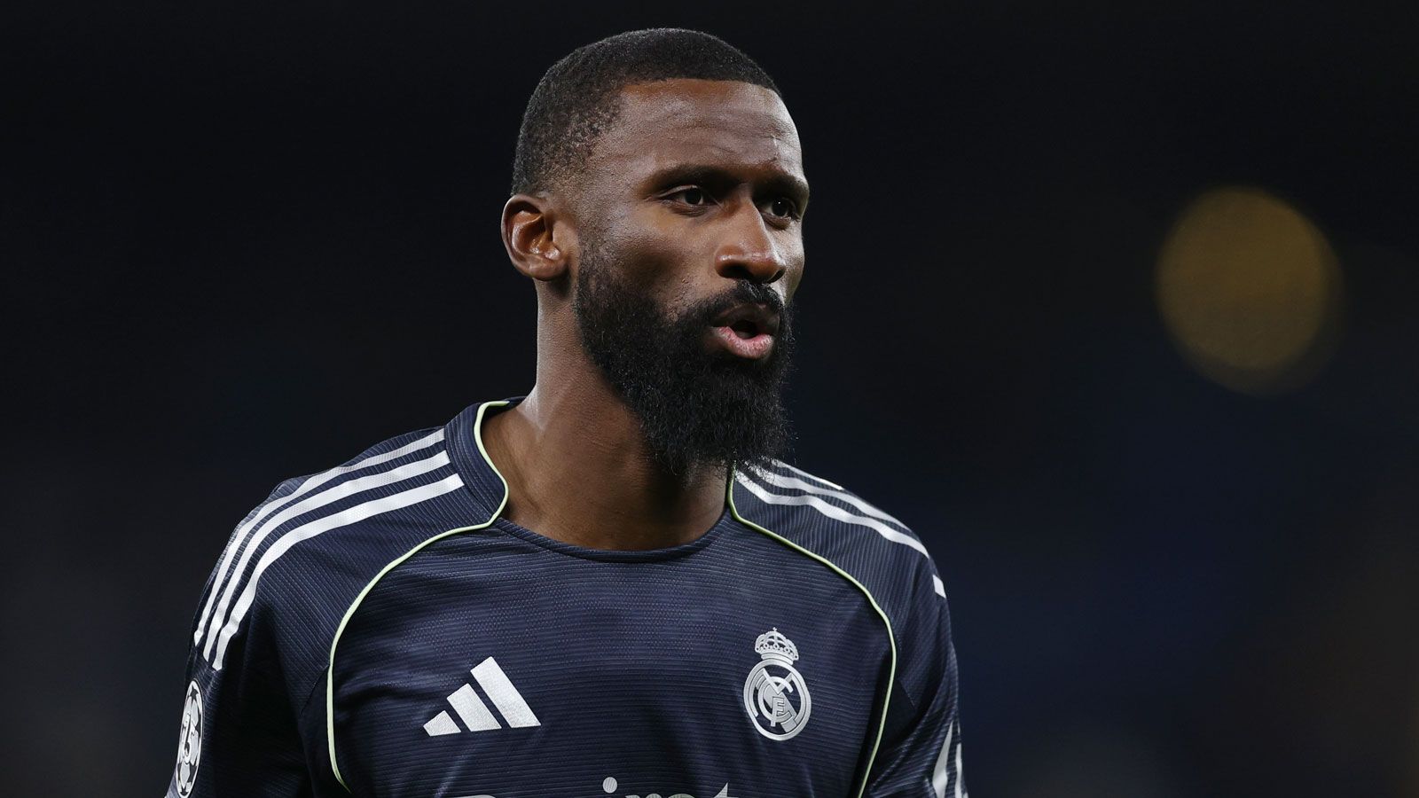 يوفنتوس يهاجم بقوة.. استغلال ثغرة ريال مدريد لخطف المدافع الألماني روديجر