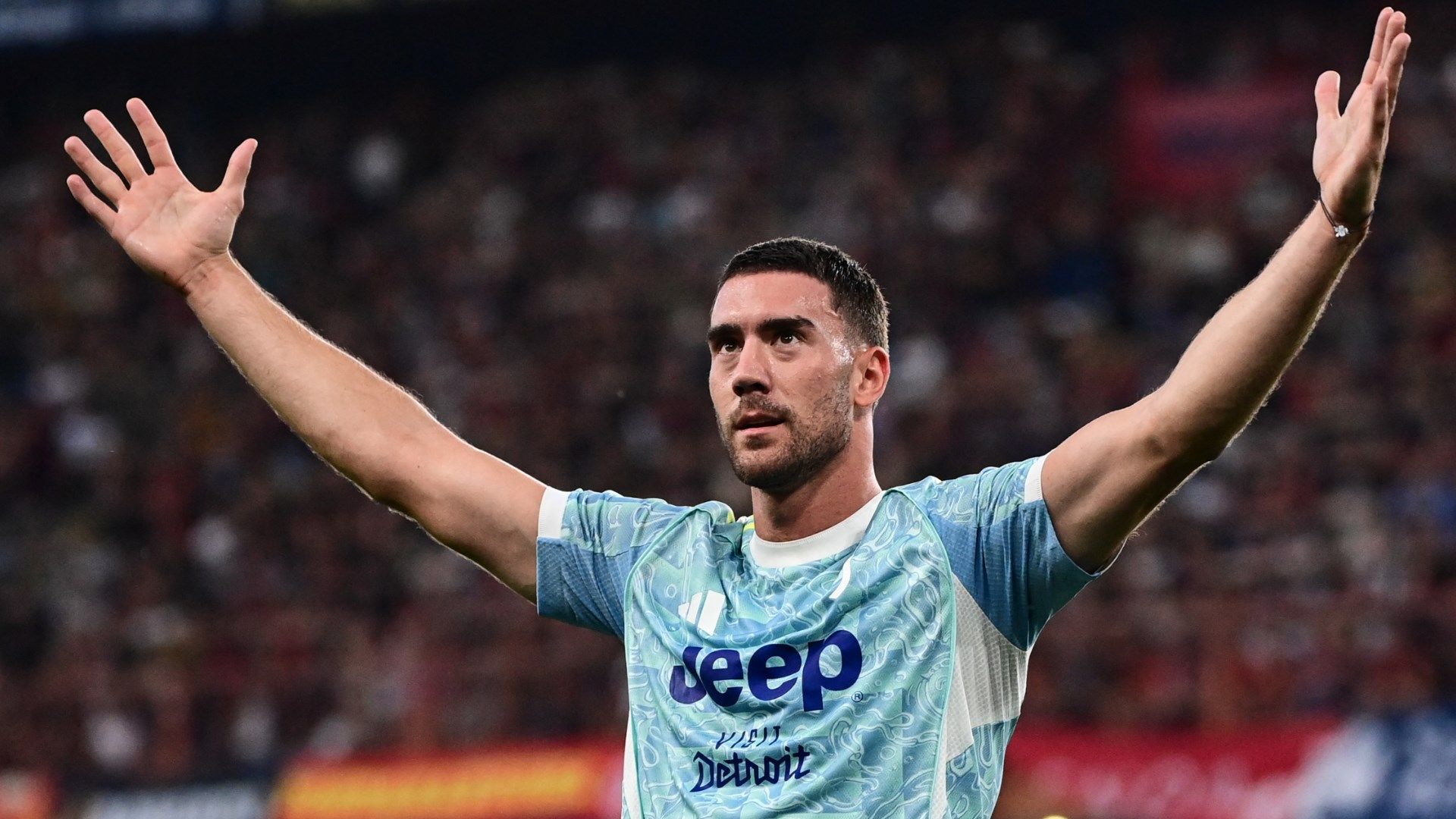 杜尚·弗拉霍维奇与莱万多夫斯基相关报道