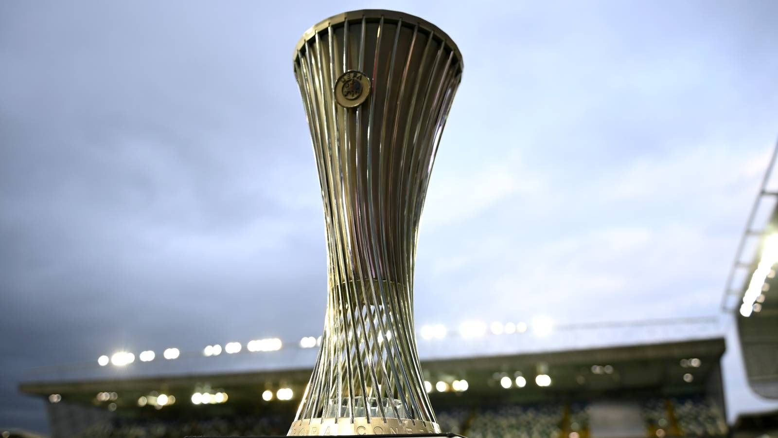 متى وتردد قناة بث نهائي دوري المؤتمر 2026