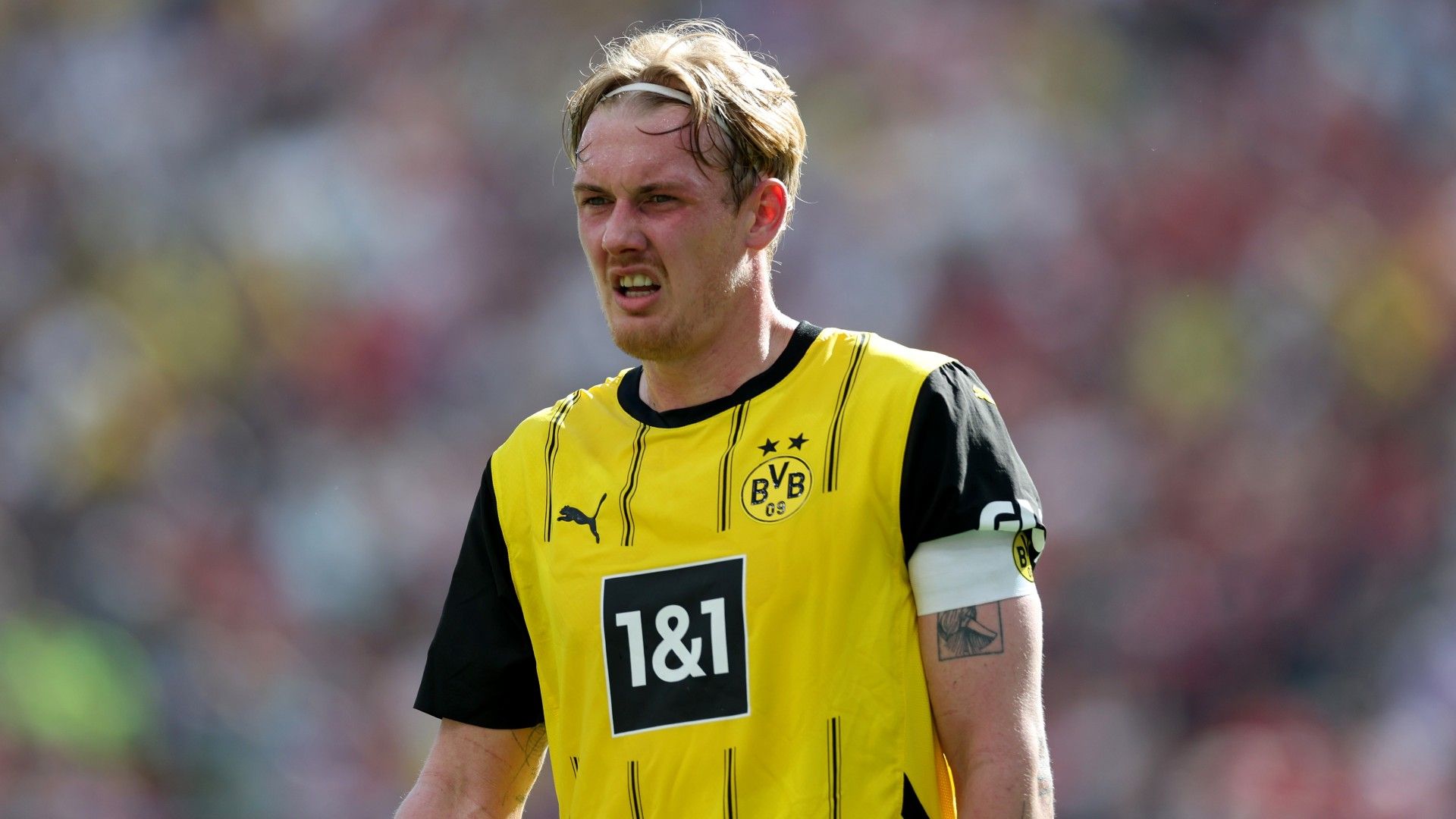 Julian Brandt of Borussia Dortmund looks on 