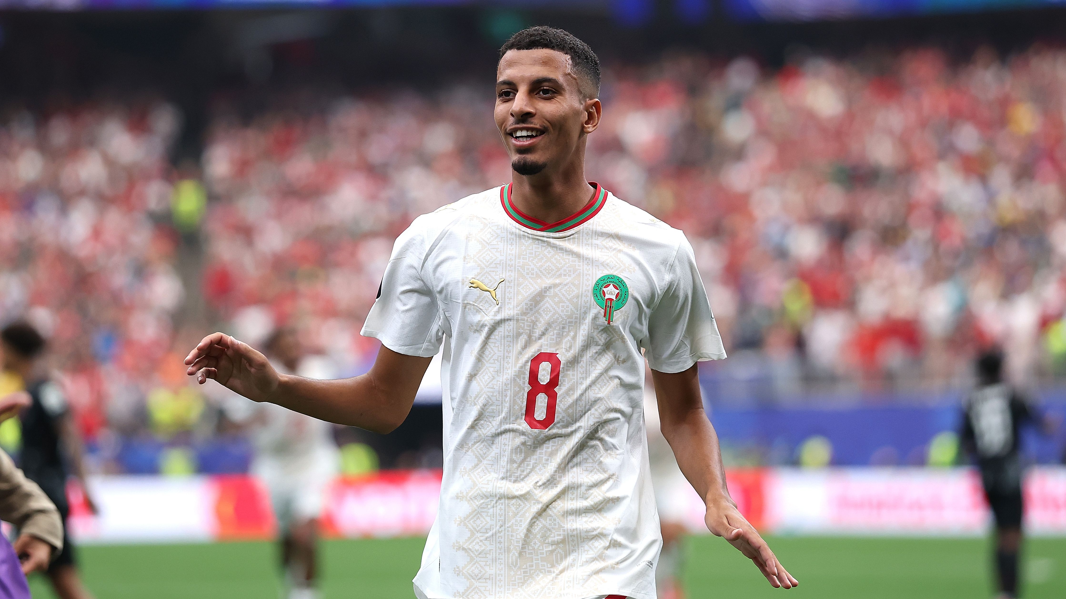 صراع رباعي على نجم المغرب: أوناحي يشعل الميركاتو قبل غلق الانتقالات