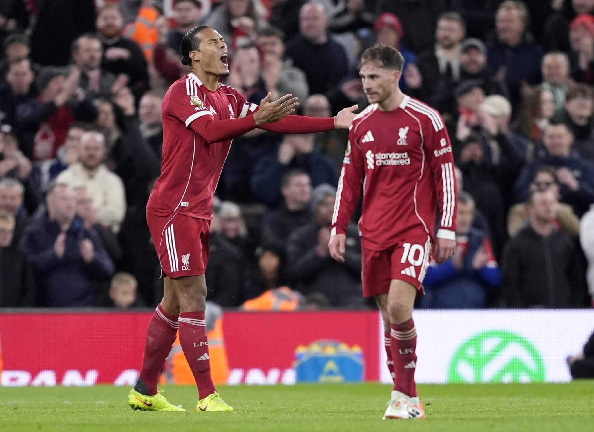 فان دايك ومالك اليستر