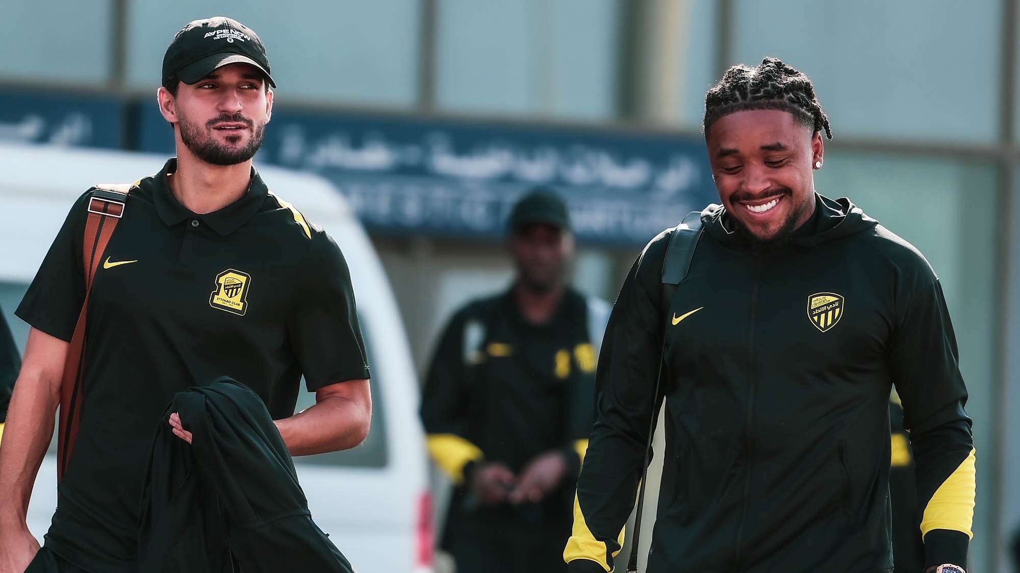 الجزائري حسام عوار والهولندي ستيفن بيرجوين