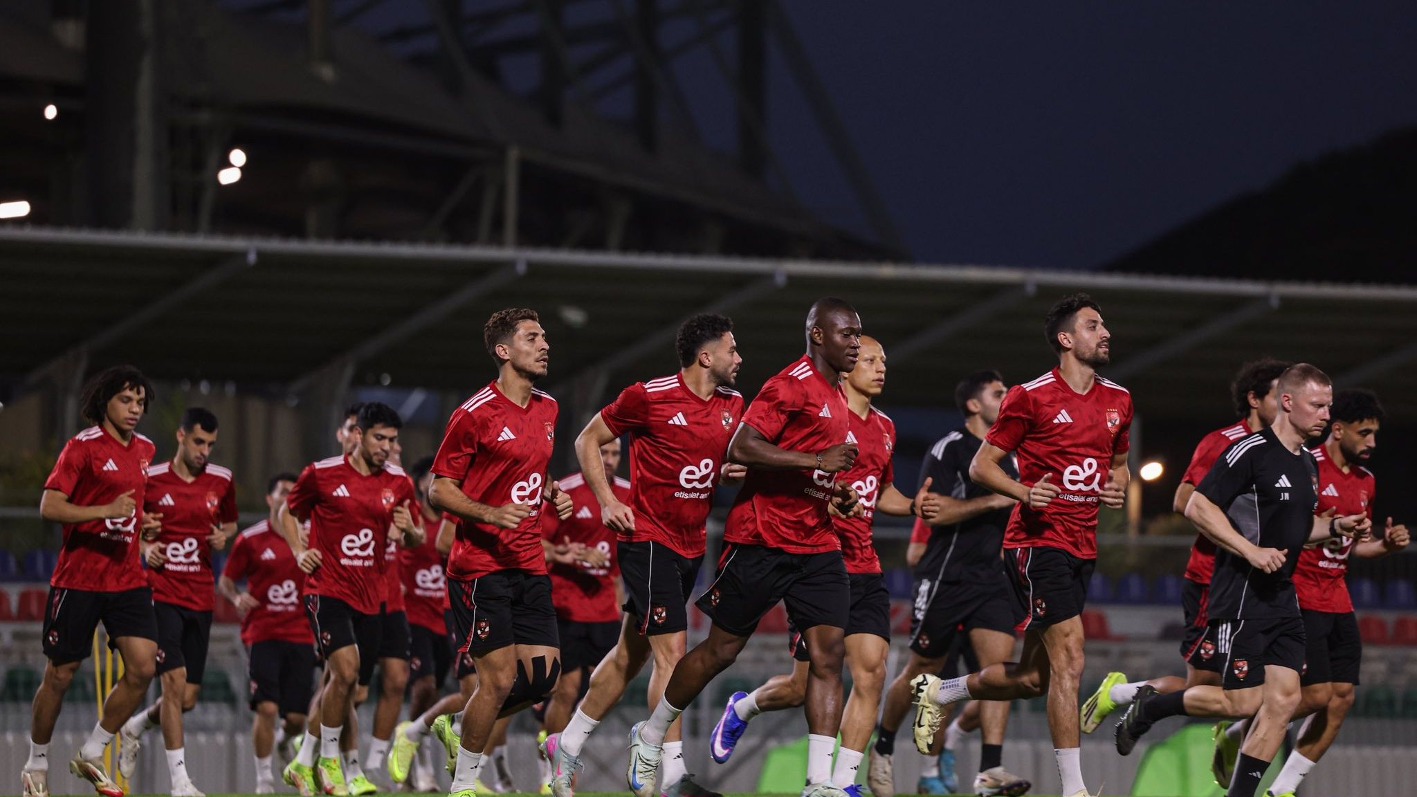 الأهلي المصري يتلقى ضربة موجعة بإصابة كريم فؤاد في الرباط الصليبي للمرة الثالثة