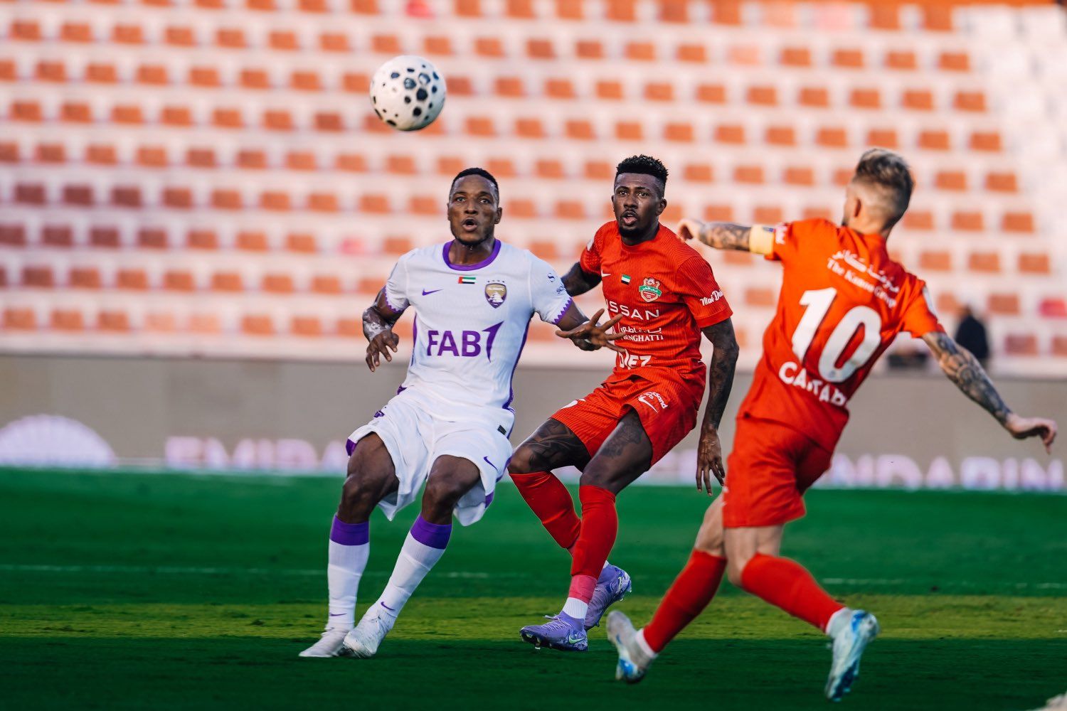 العين يهزم شباب الأهلي 4