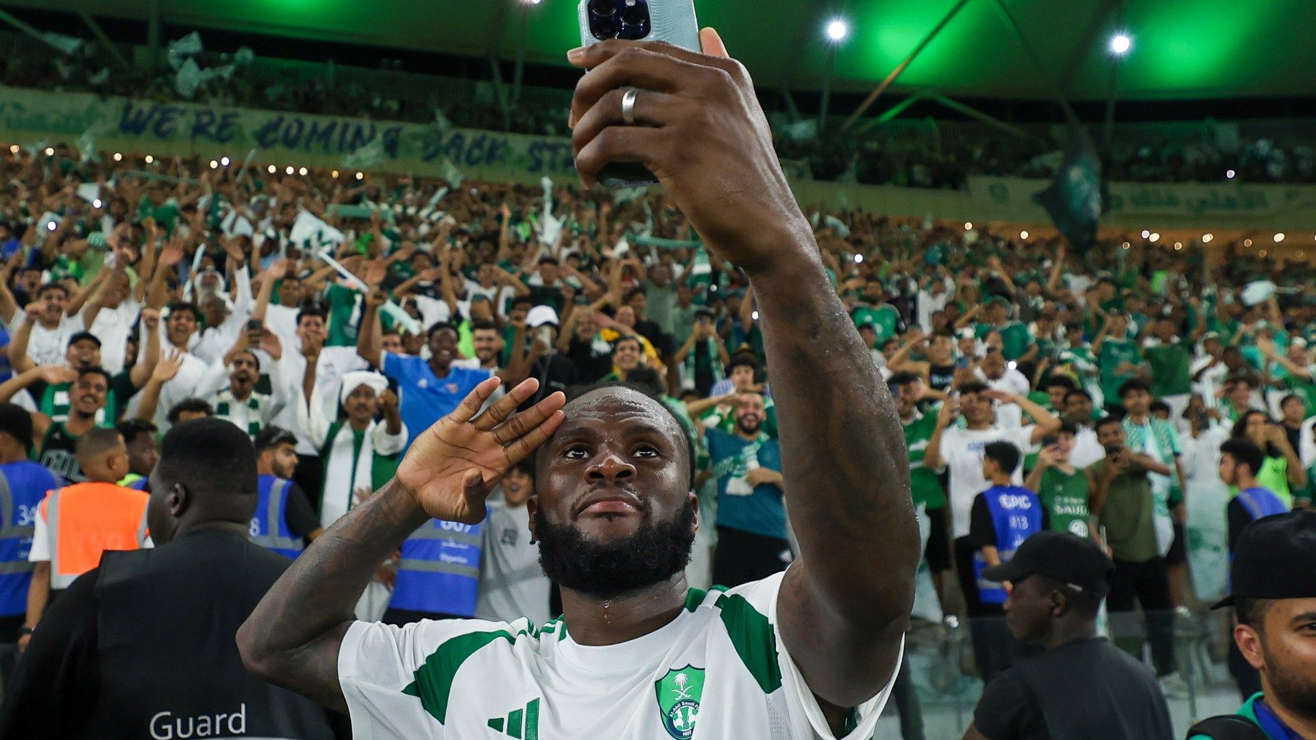 فرانك كيسيه يلامس الملاعب الأوروبية من جديد