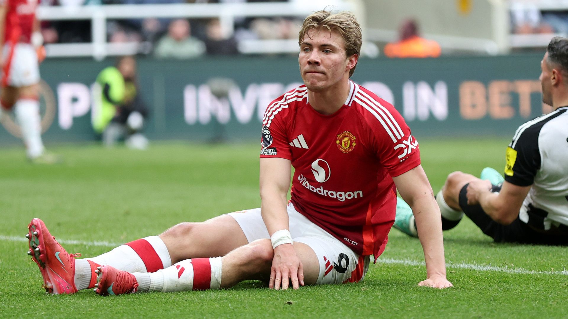 RASMUS HOJLUND MANCHESTER UNITED