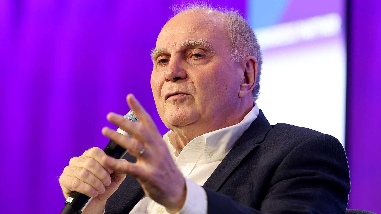 هونيس: إنفانتينو سيشاهد فيجي والرأس الأخضر في كأس العالم
