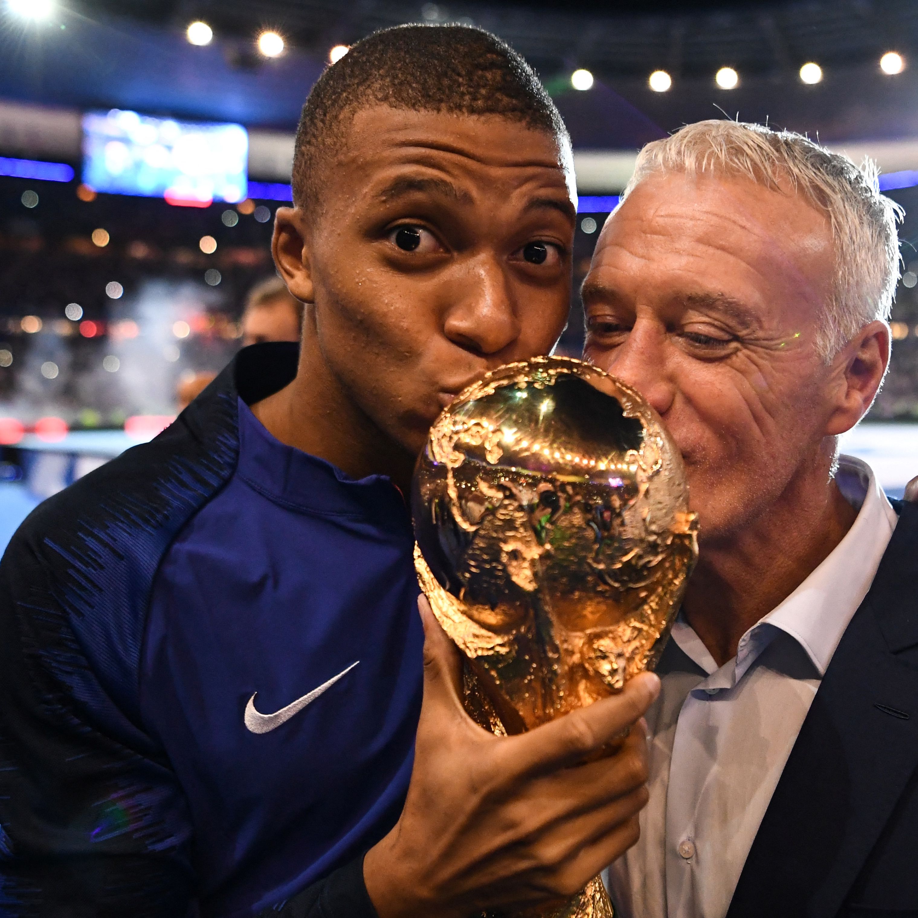 TOPSHOT-FBL-NATIONS-FRA-NED