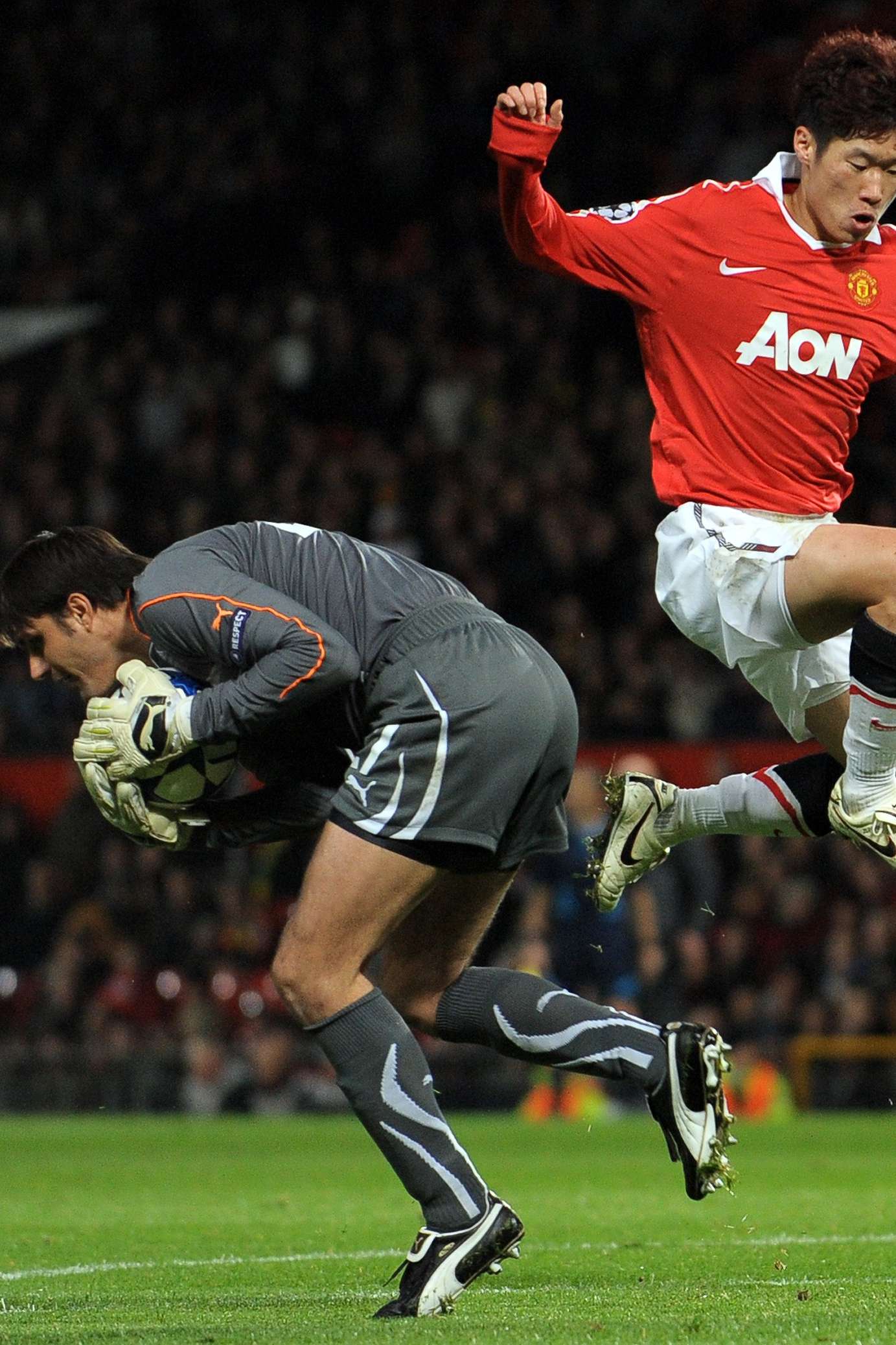 Manchester United's South Korean midfiel