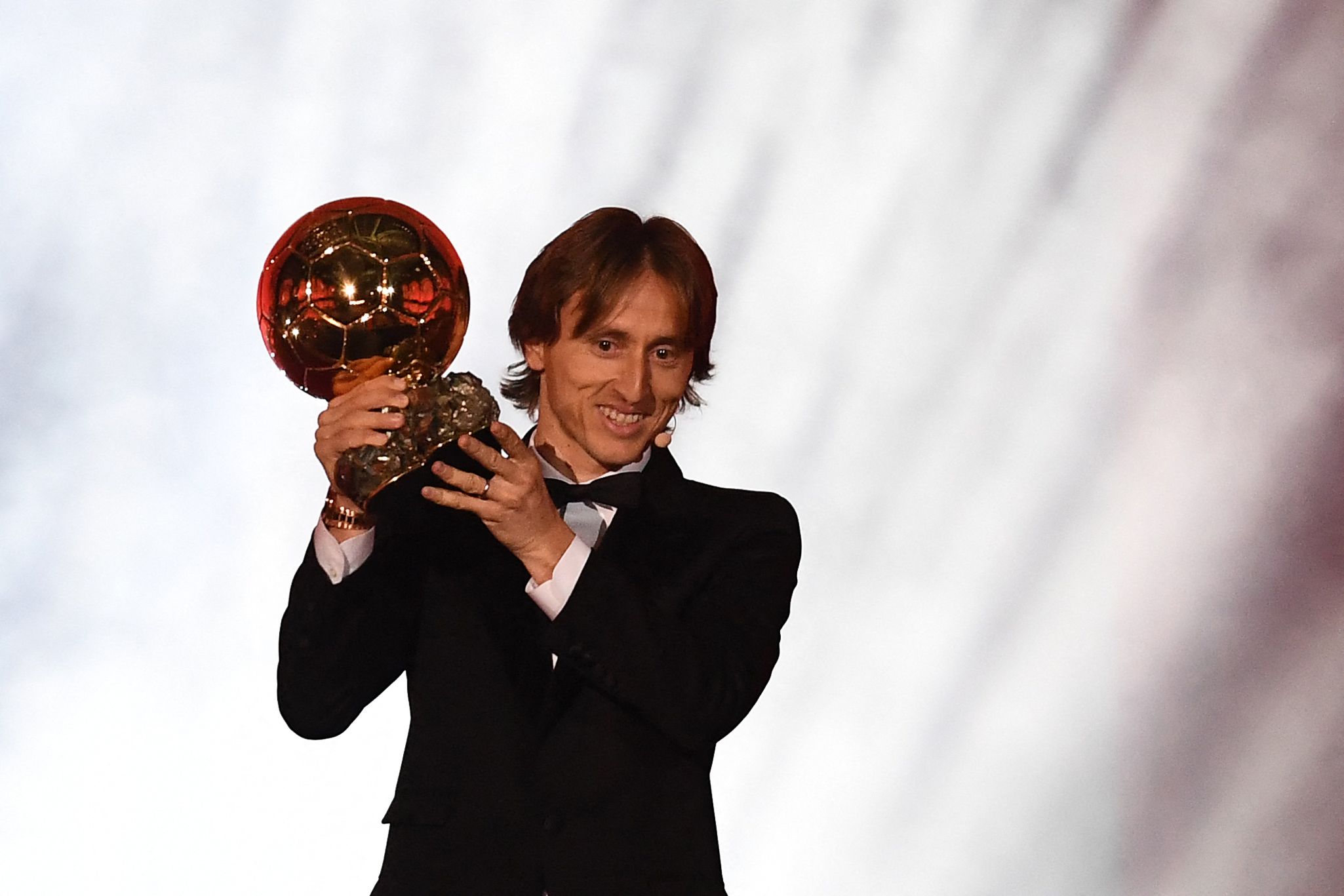 TOPSHOT-FBL-FRA-BALLONDOR-GALA