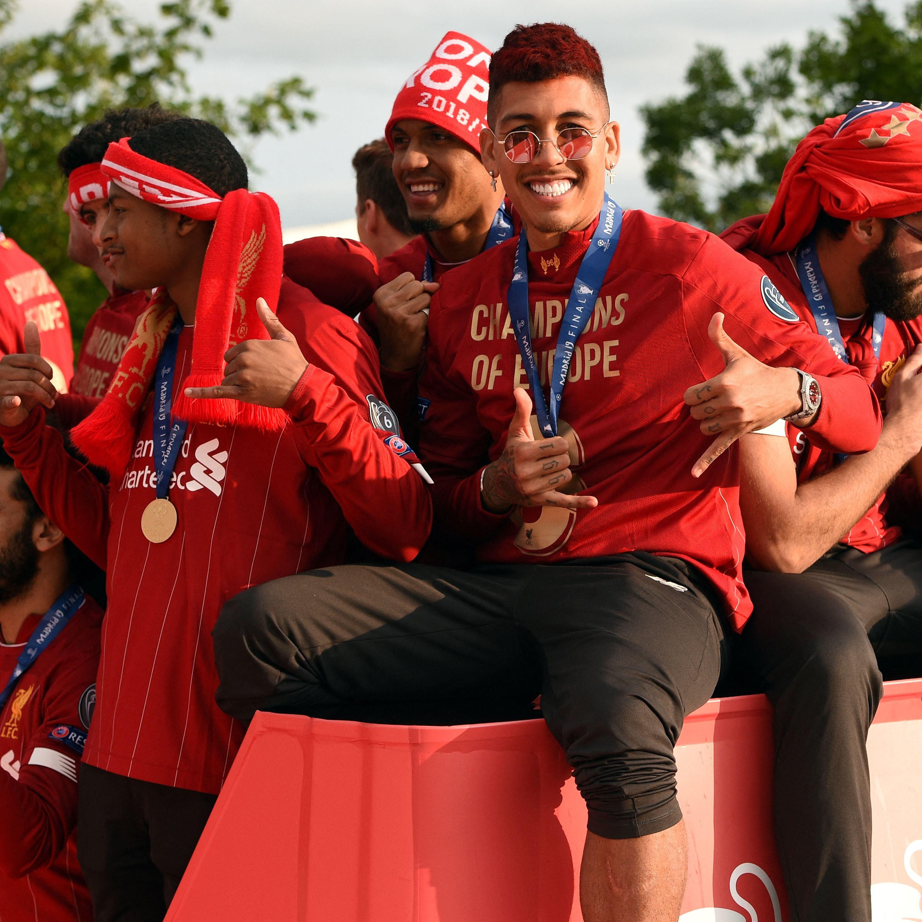 FBL-EUR-C1-ENG-LIVERPOOL-TROPHY-PARADE