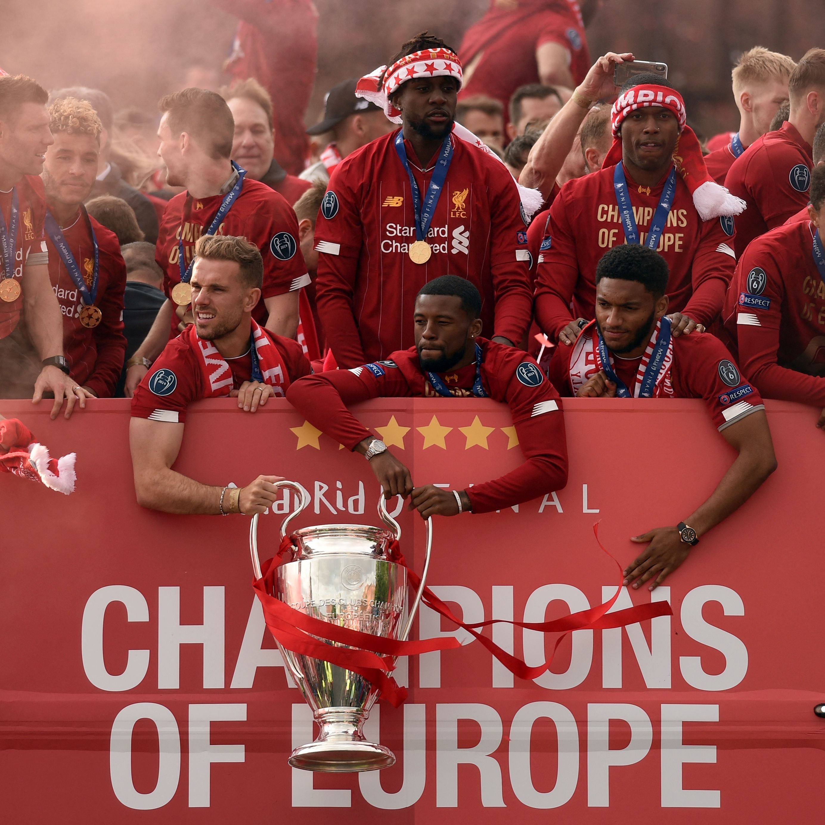 FBL-EUR-C1-ENG-LIVERPOOL-TROPHY-PARADE