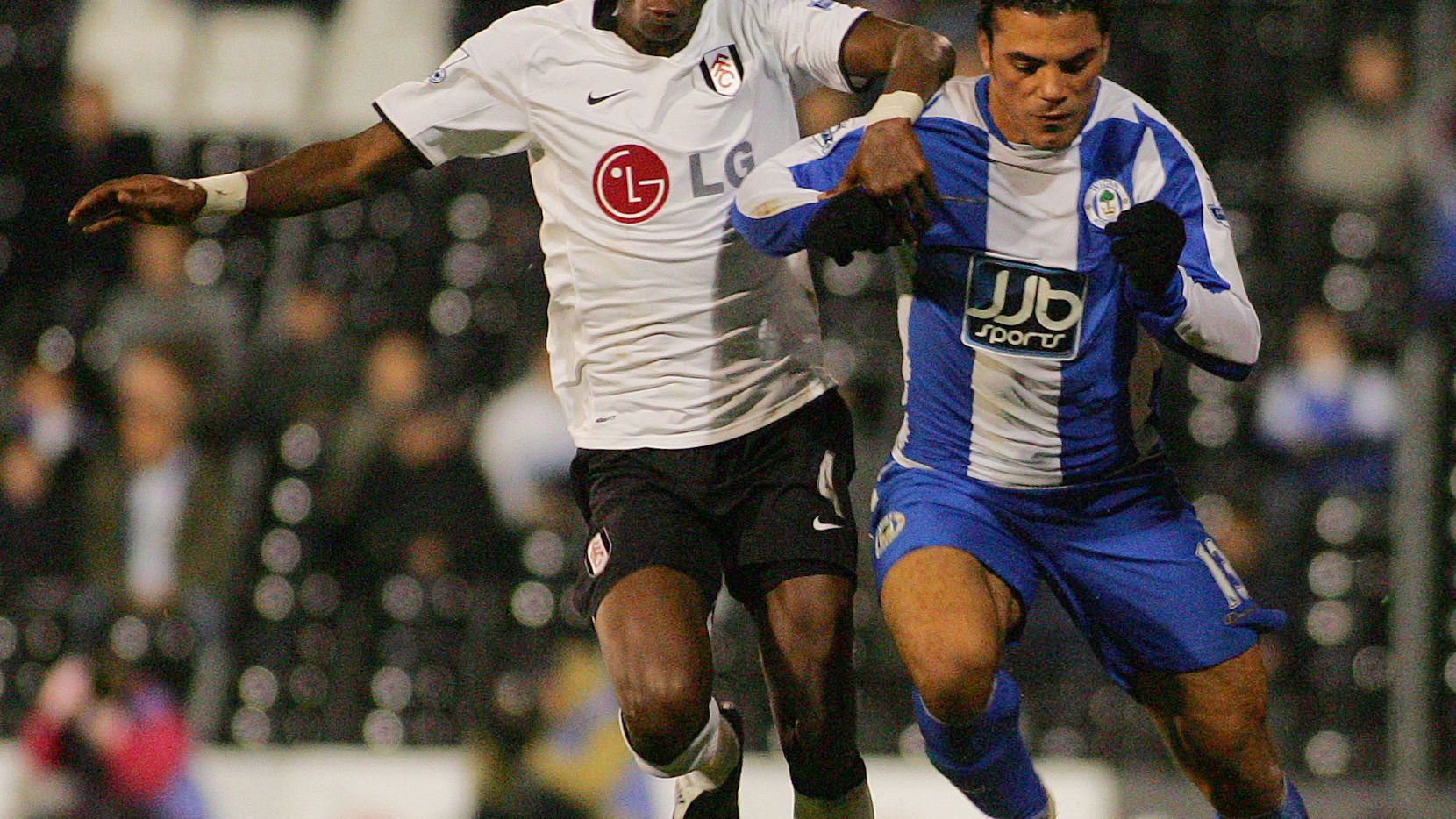 Arrestation d'Amr Zaki à l'aéroport du Caire après un jugement sur des blessures
