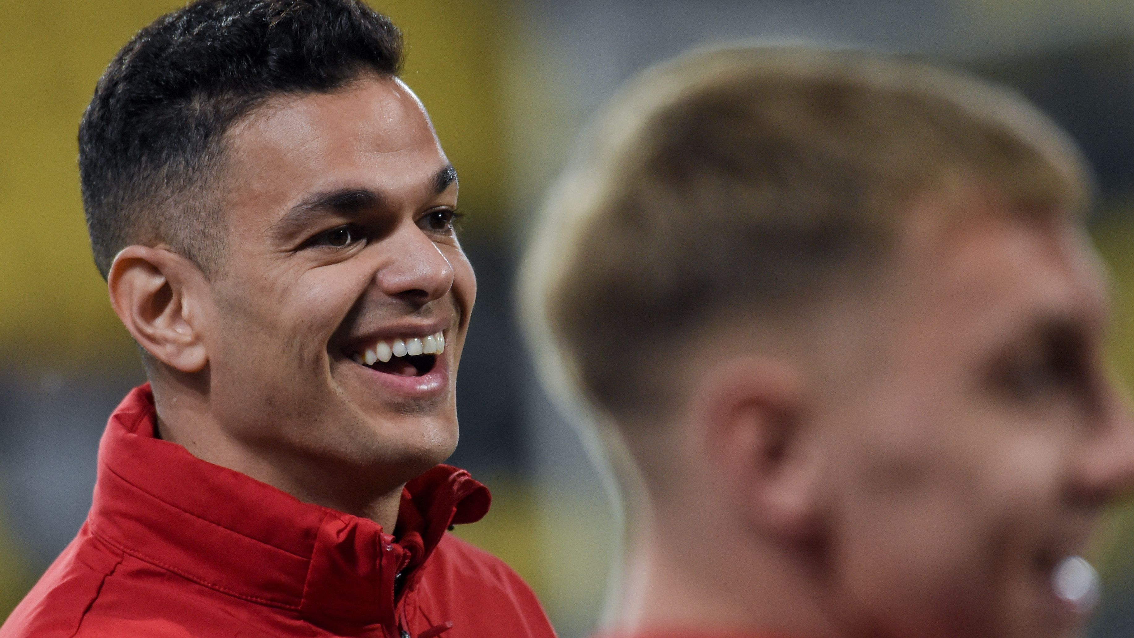 Hatem Ben Arfa insultando a Juninho en Lyon