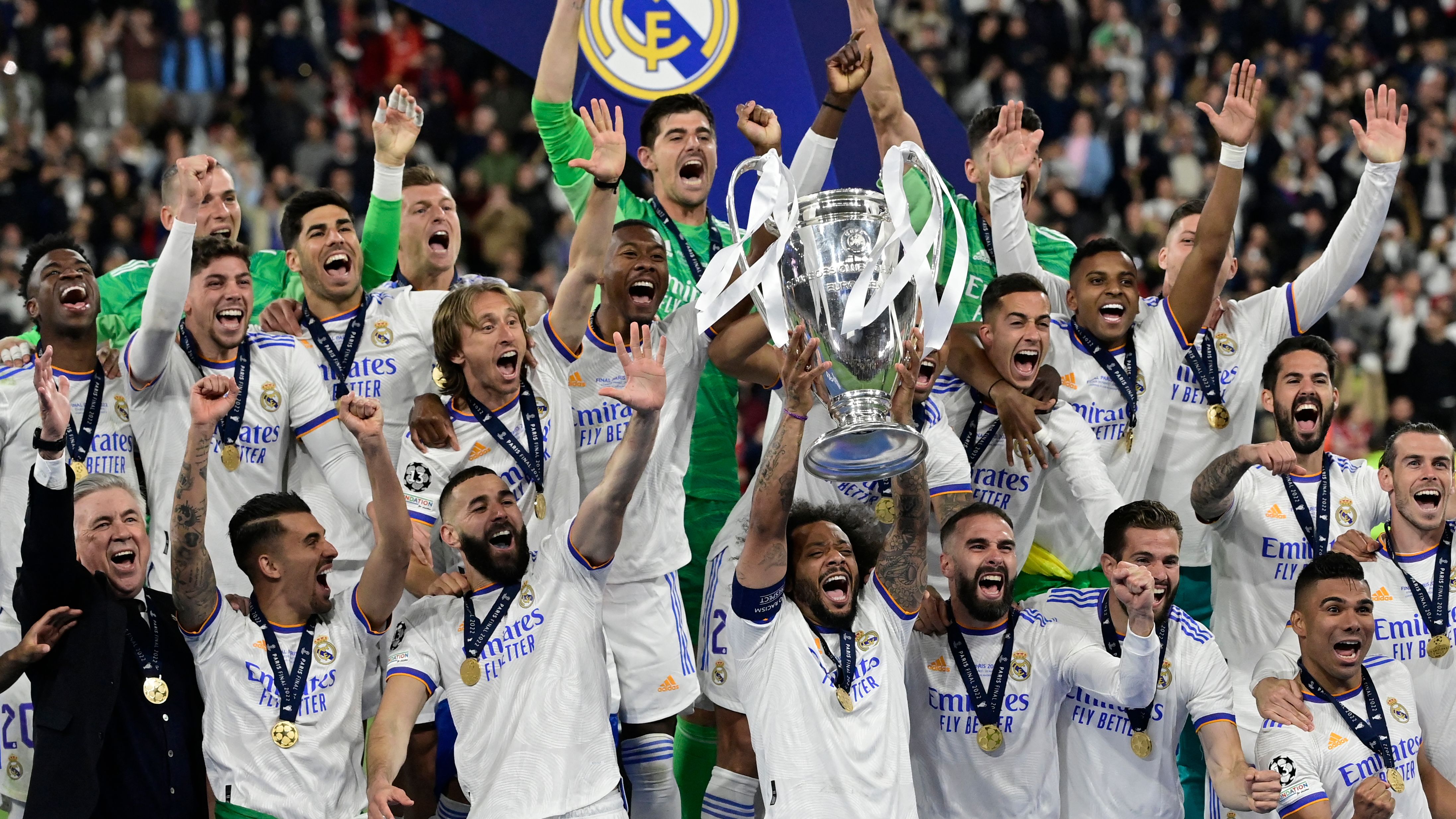 TOPSHOT-FBL-EUR-C1-LIVERPOOL-REAL MADRID-TROPHY