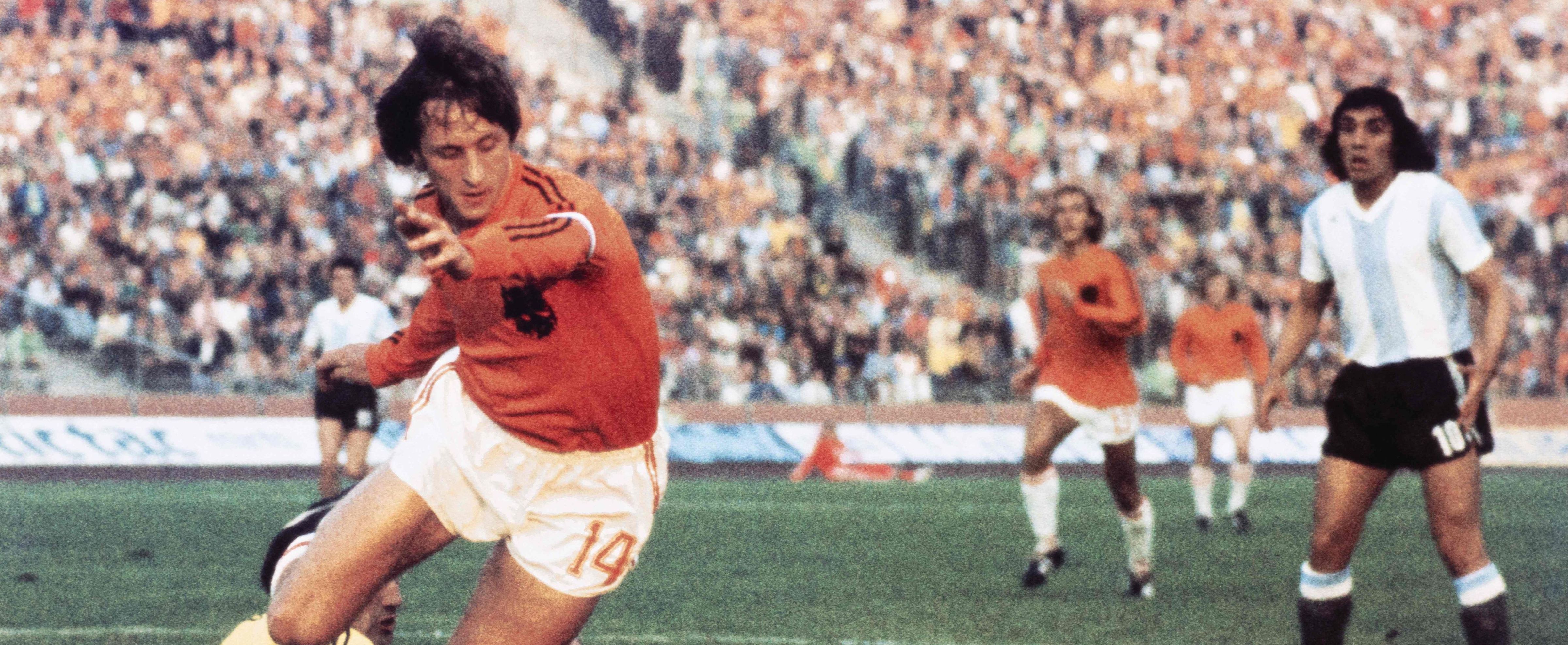 WORLD CUP-1974-CRUYFF-ARGENTINA VS HOLLAND