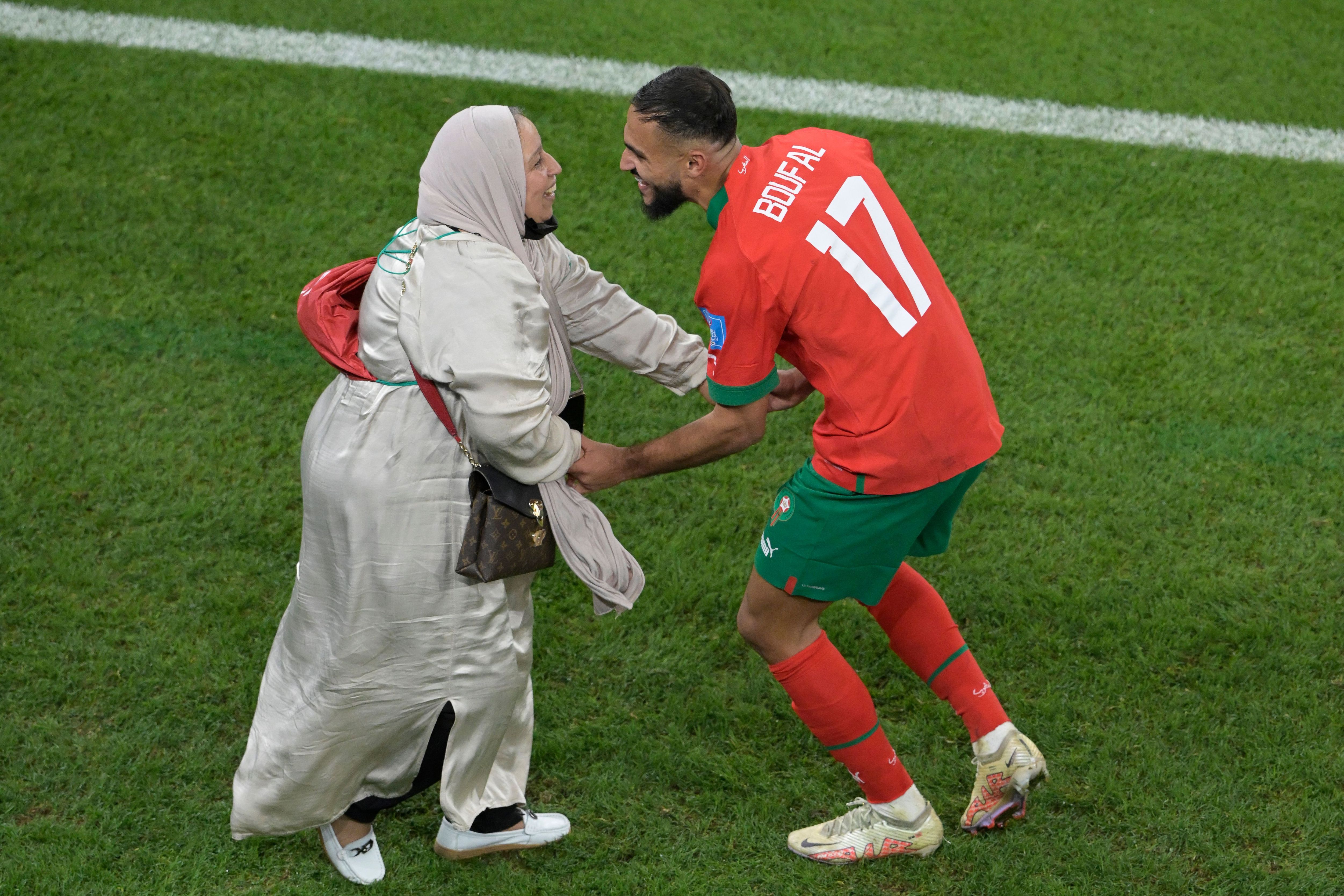 TOPSHOT-FBL-WC-2022-MATCH60-MAR-POR