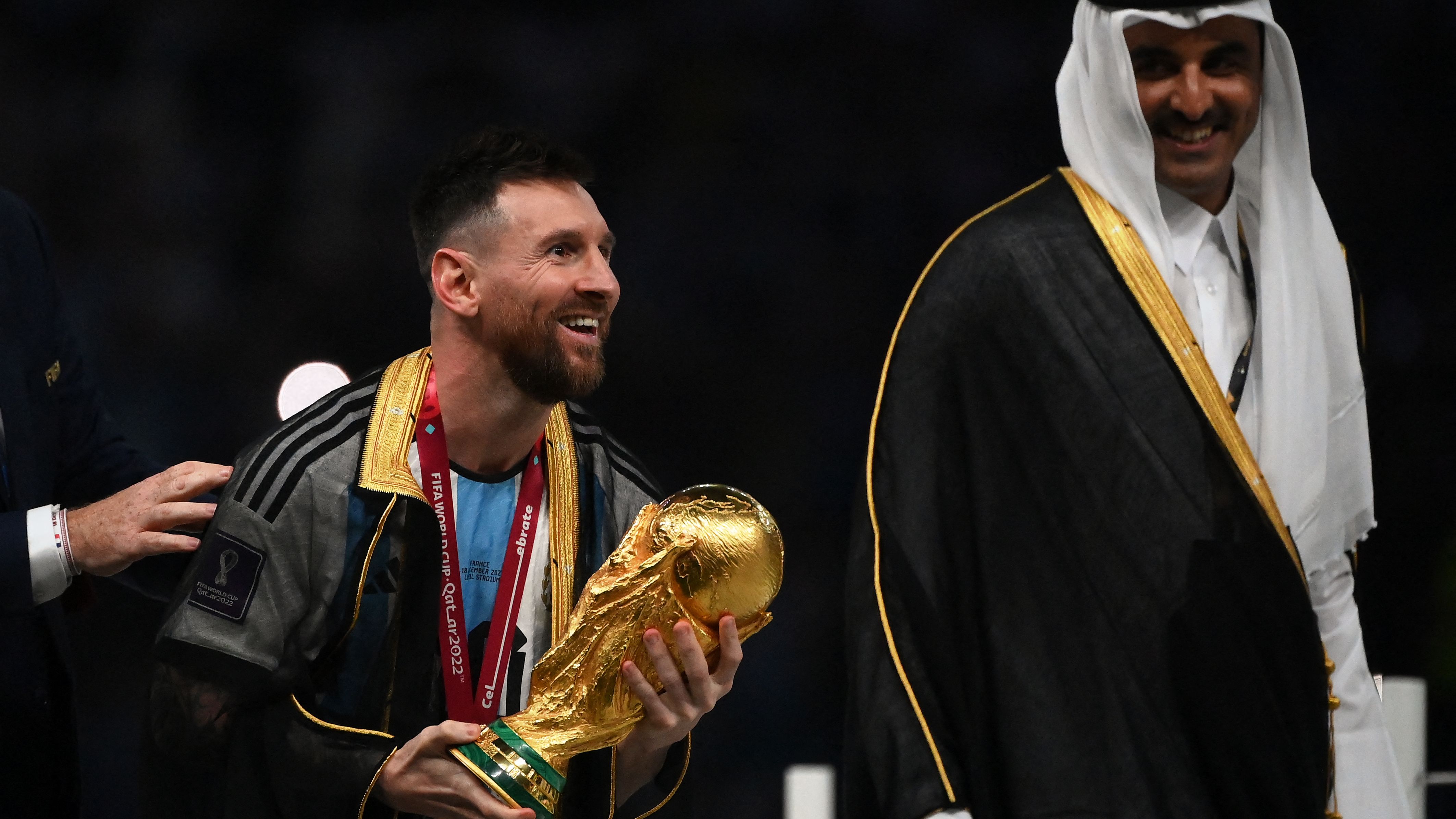 FBL-WC-2022-MATCH64-ARG-FRA-TROPHY
