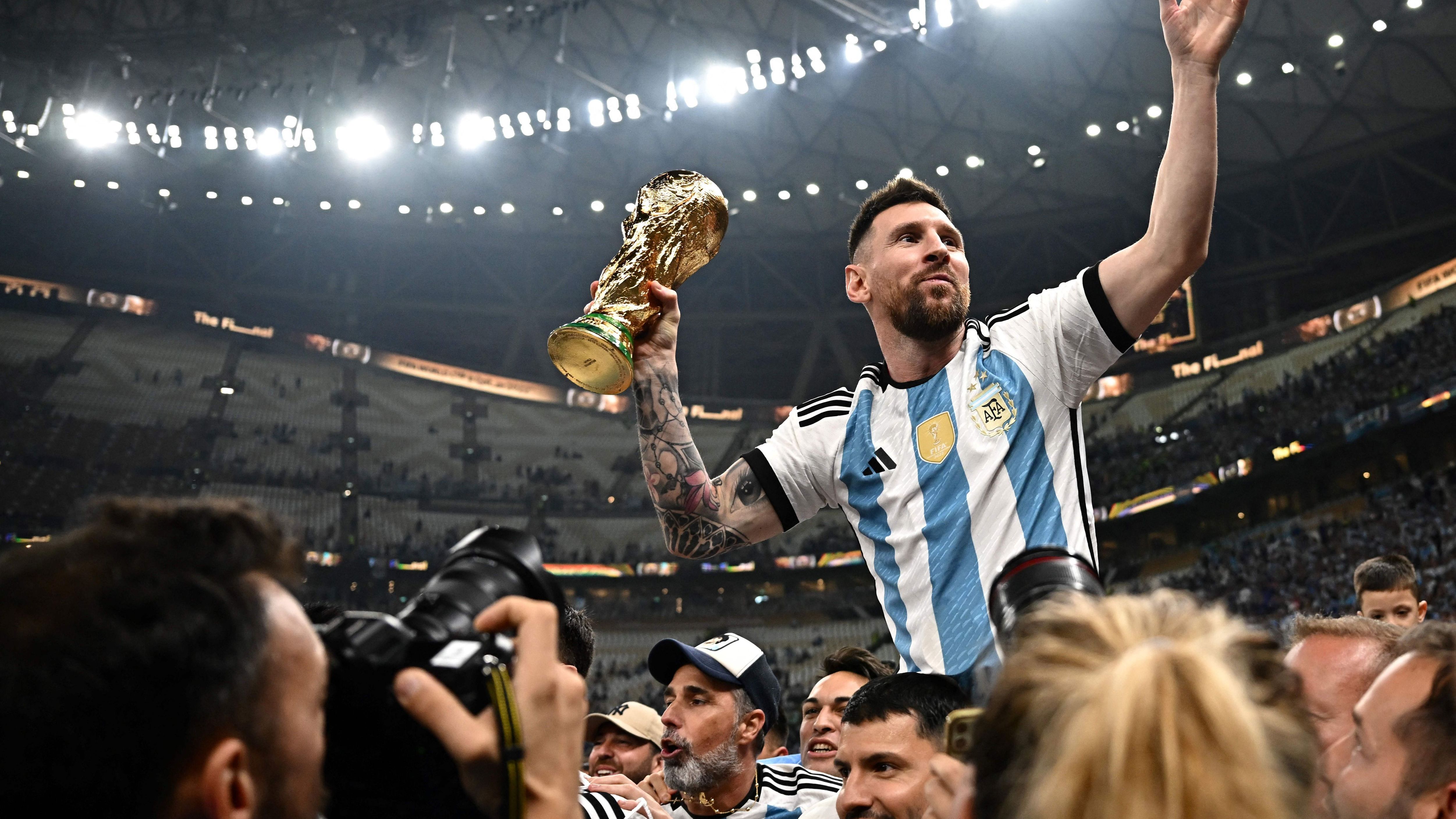FBL-WC-2022-MATCH64-ARG-FRA-TROPHY
