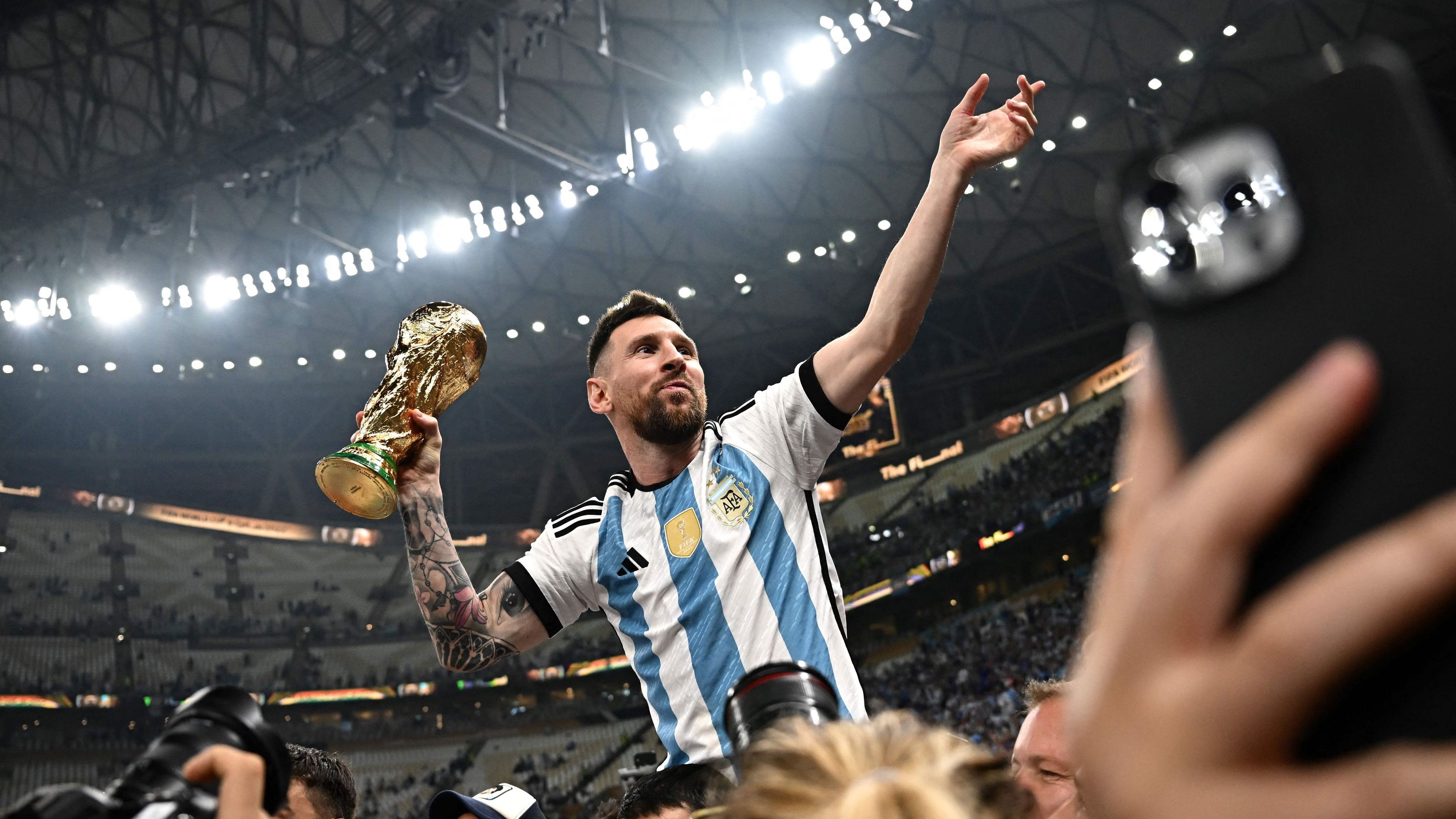 FBL-WC-2022-MATCH64-ARG-FRA-TROPHY