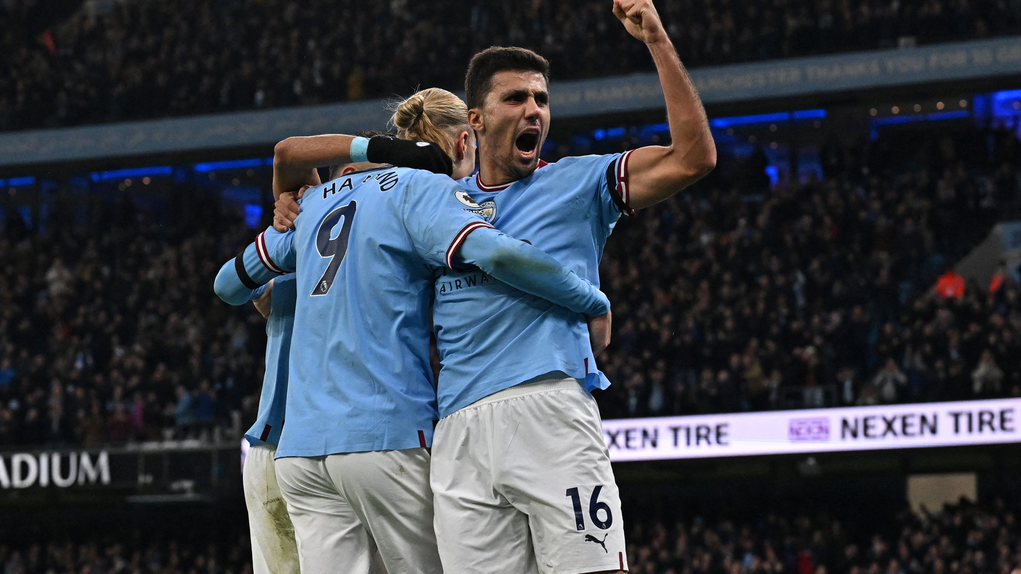 TOPSHOT-FBL-ENG-PR-MAN CITY-ASTON VILLA