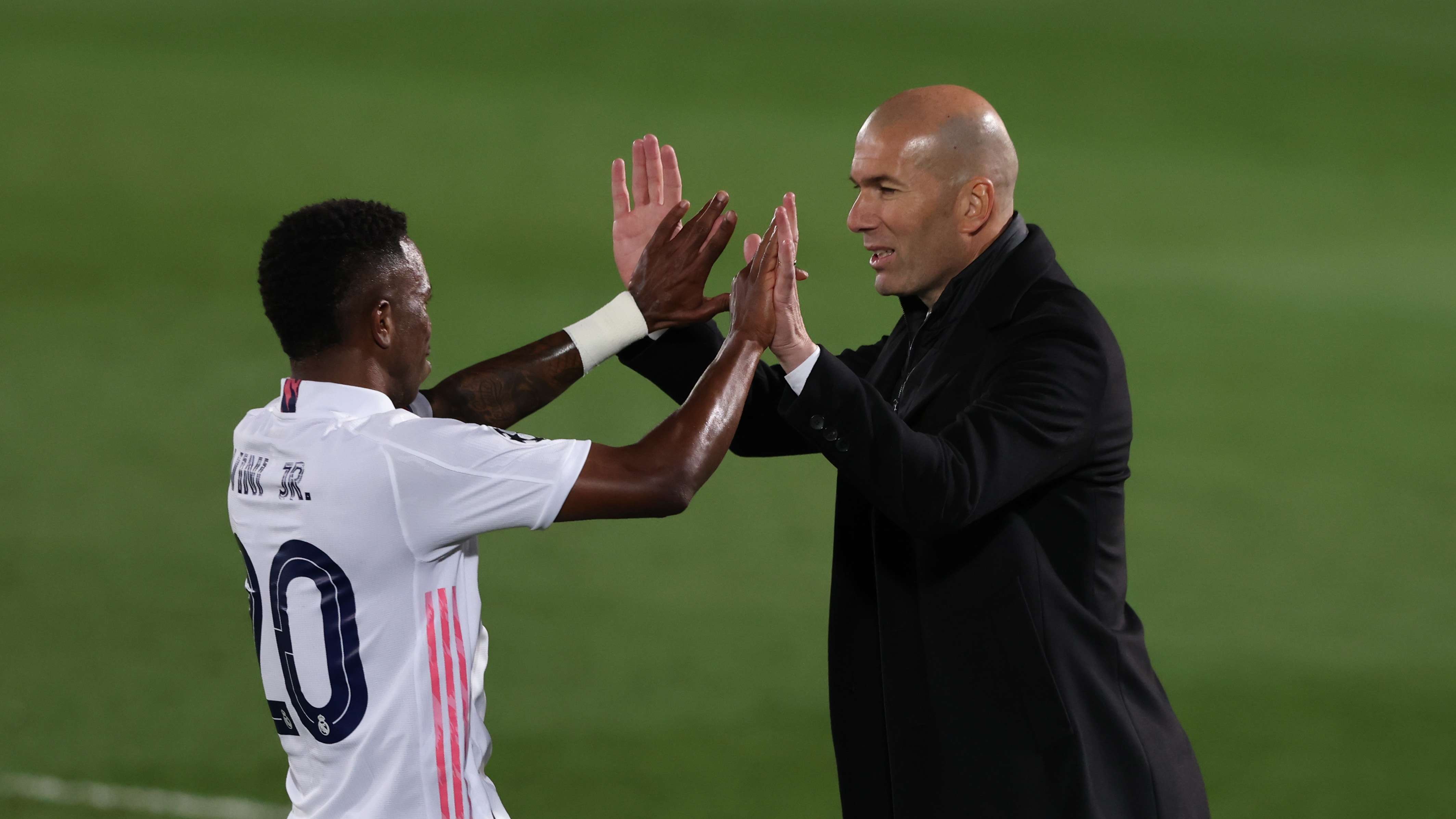 Real Madrid v Liverpool FC - UEFA Champions League Quarter Final: Leg One
