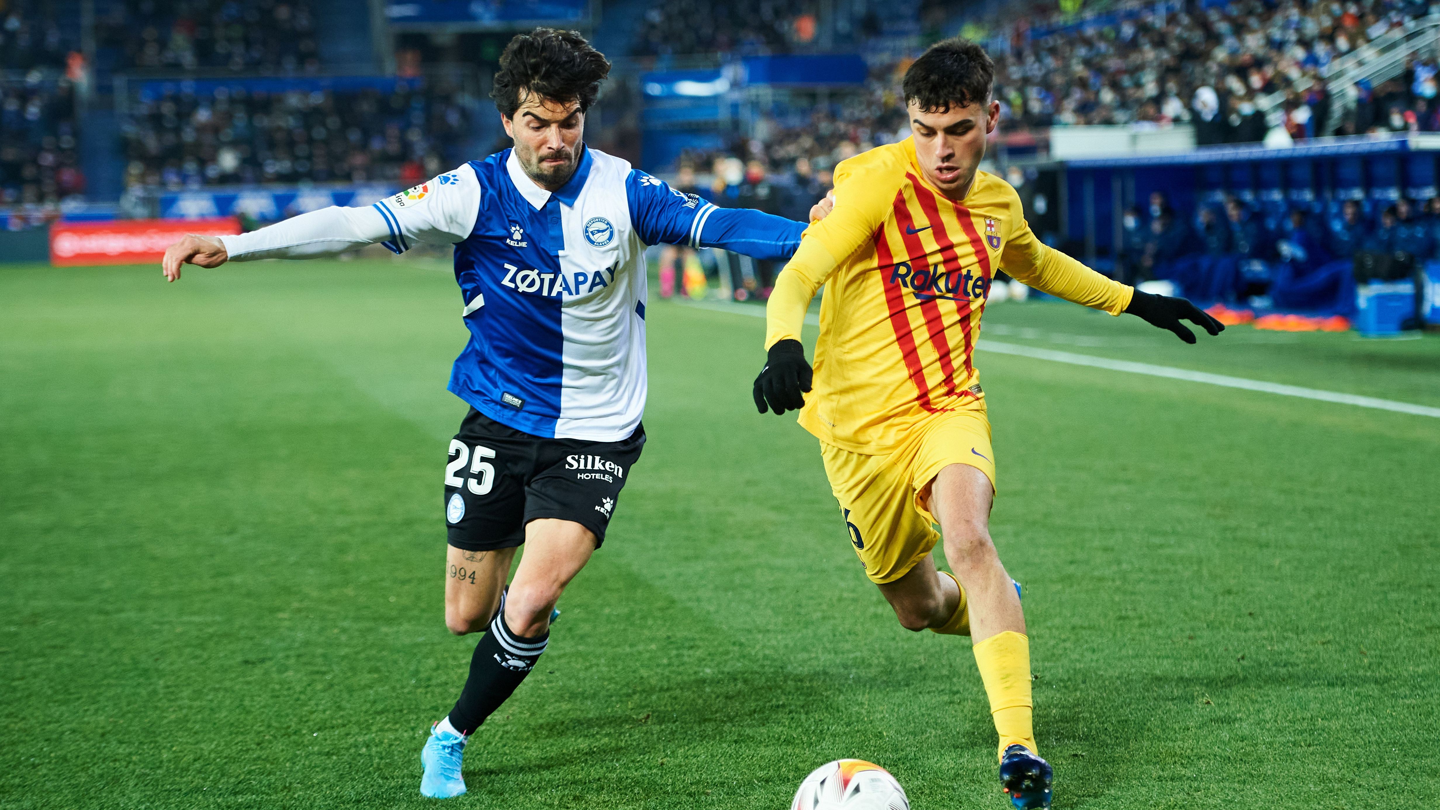 Deportivo Alaves v FC Barcelona - La Liga Santander