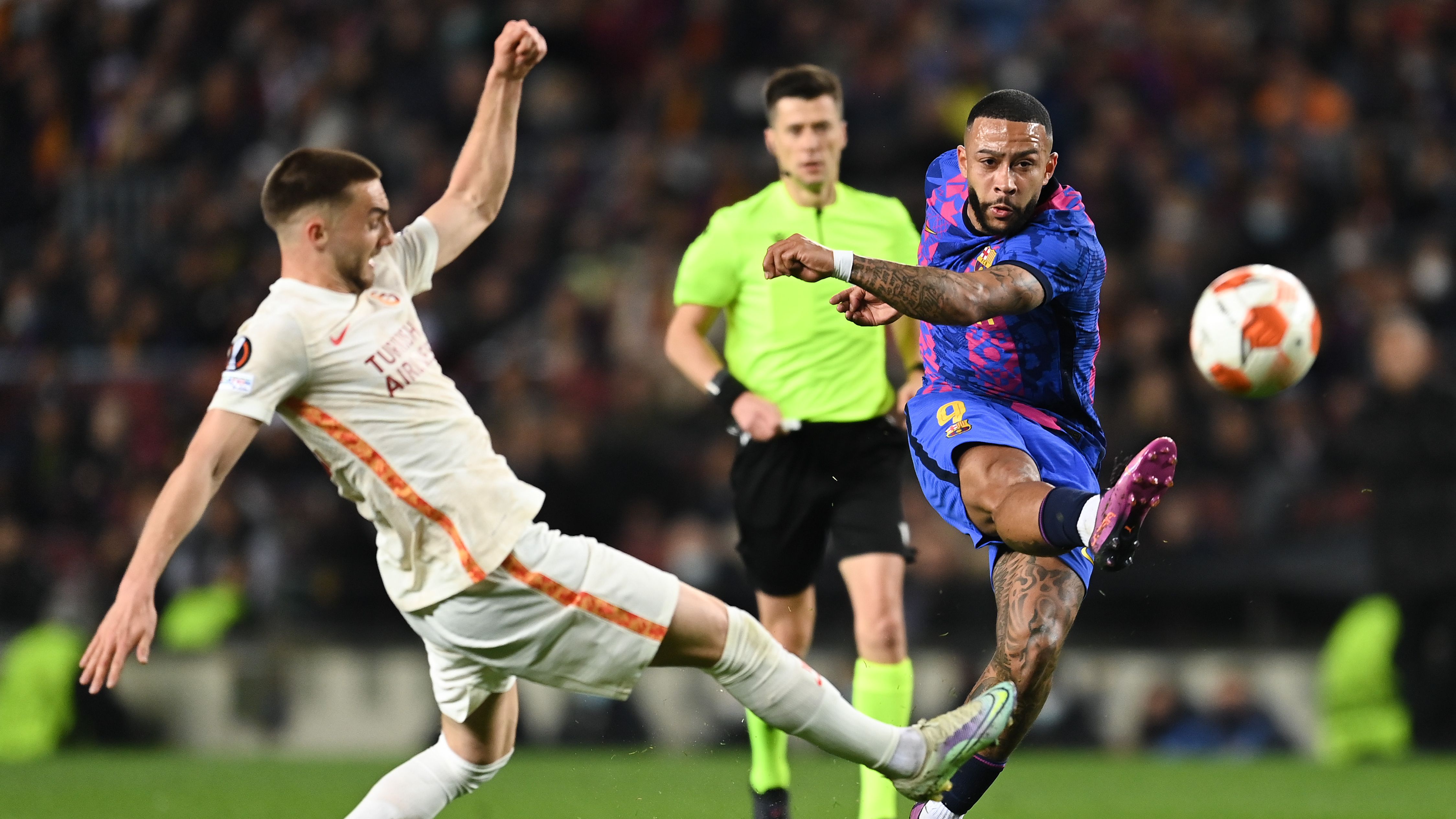 FC Barcelona v Galatasaray: Round of 16 Leg One - UEFA Europa League
