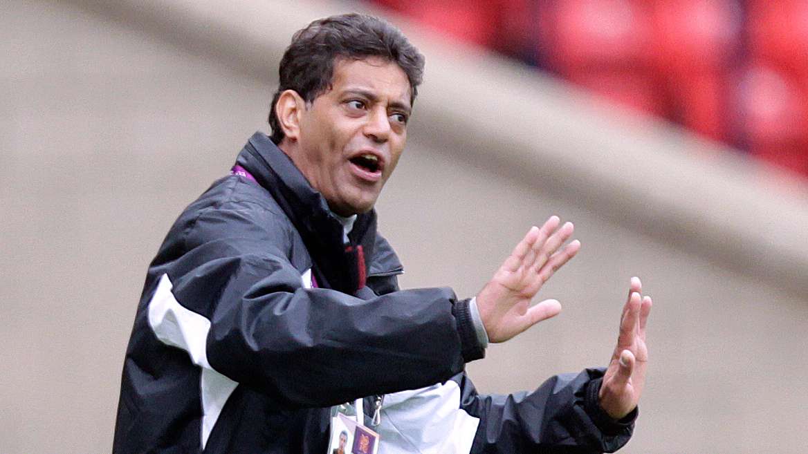 Egypt's coach Hany Ramzy gestures after 