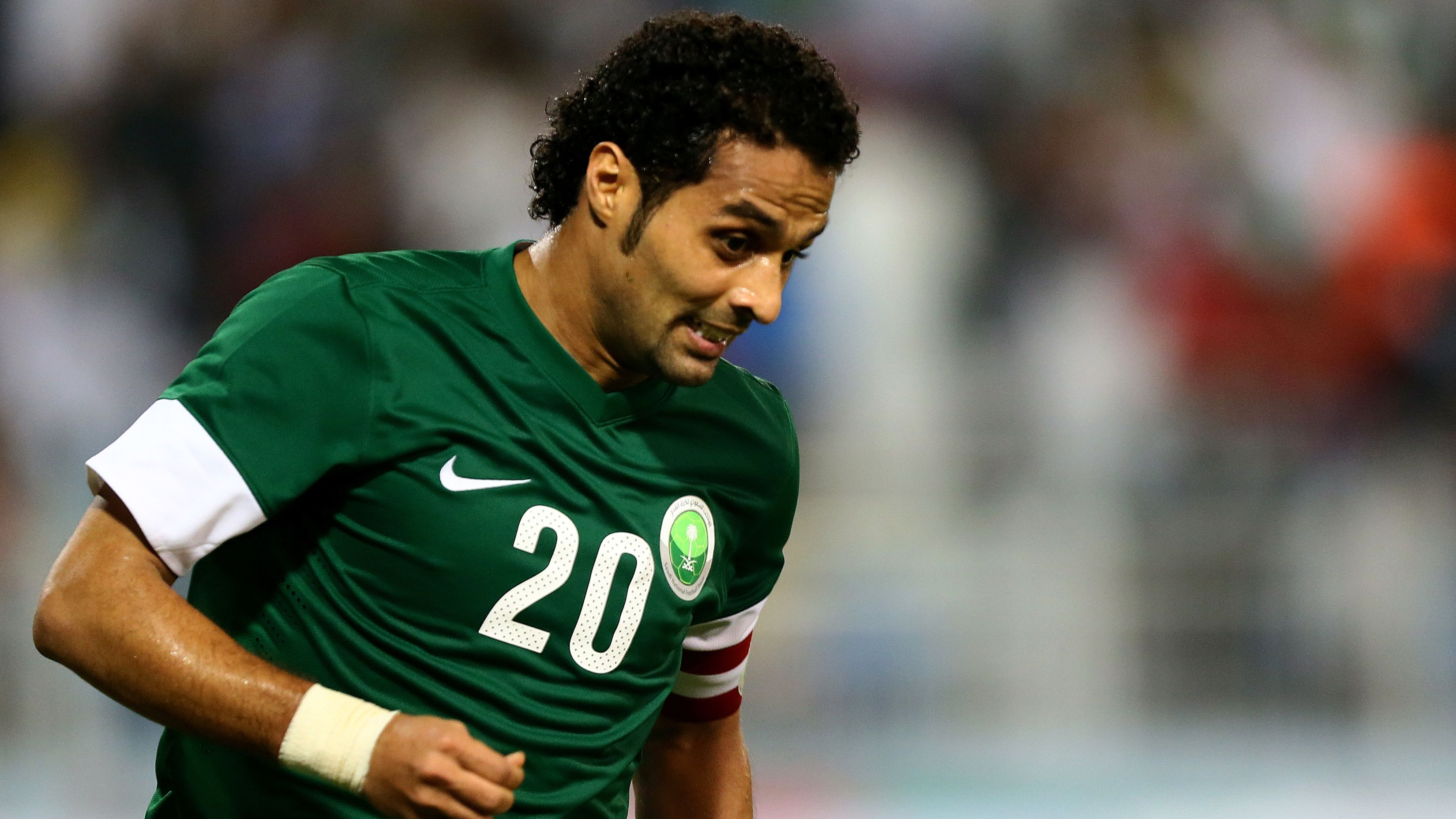 "لابد أن يذهب لطبيب نفسي".. غضب في العراق بسبب ياسر القحطاني