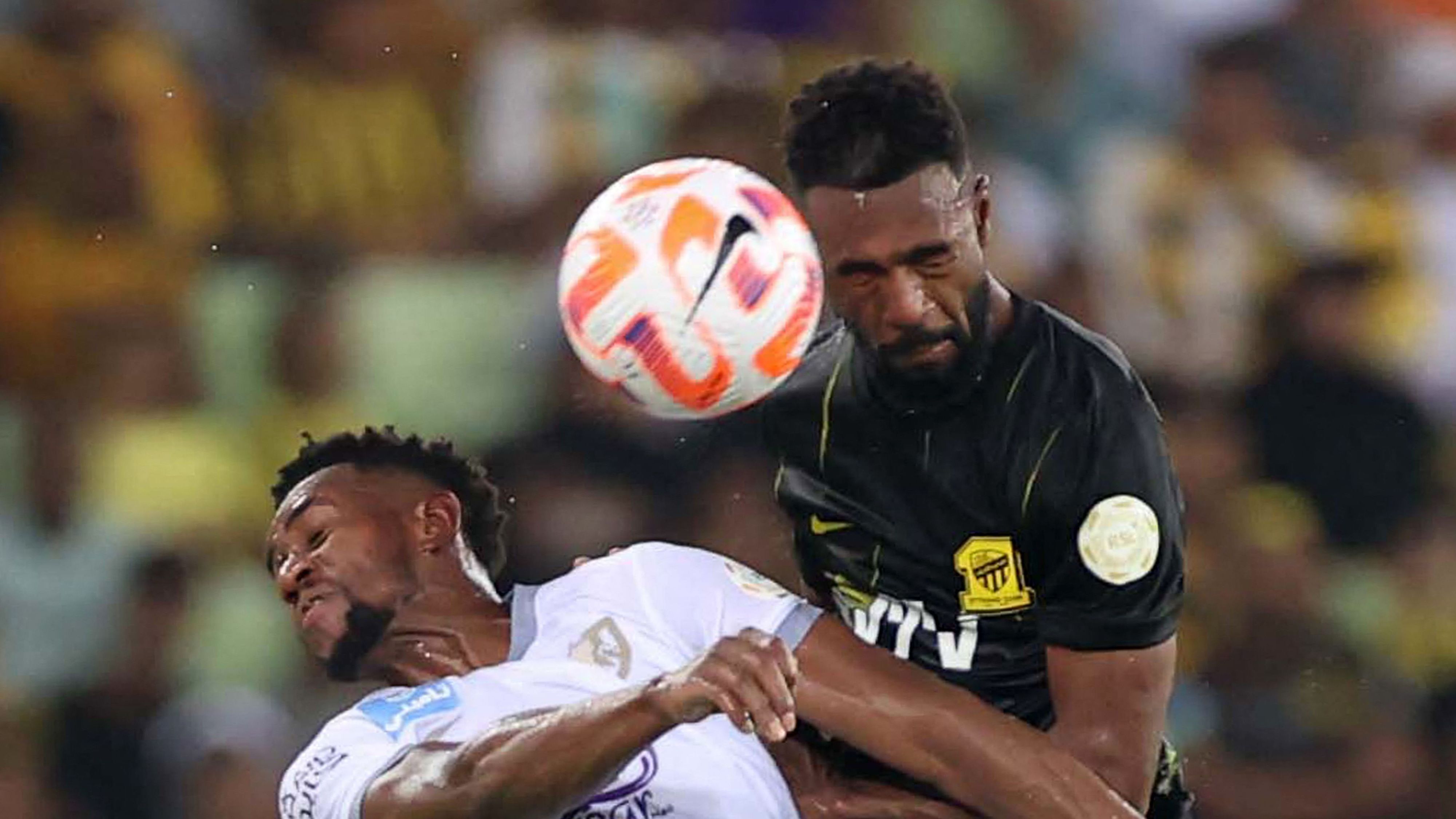 الهلال يهدد بالملاحقة القانونية بعد أزمة مزاعم مفاوضات مهند الشنقيطي