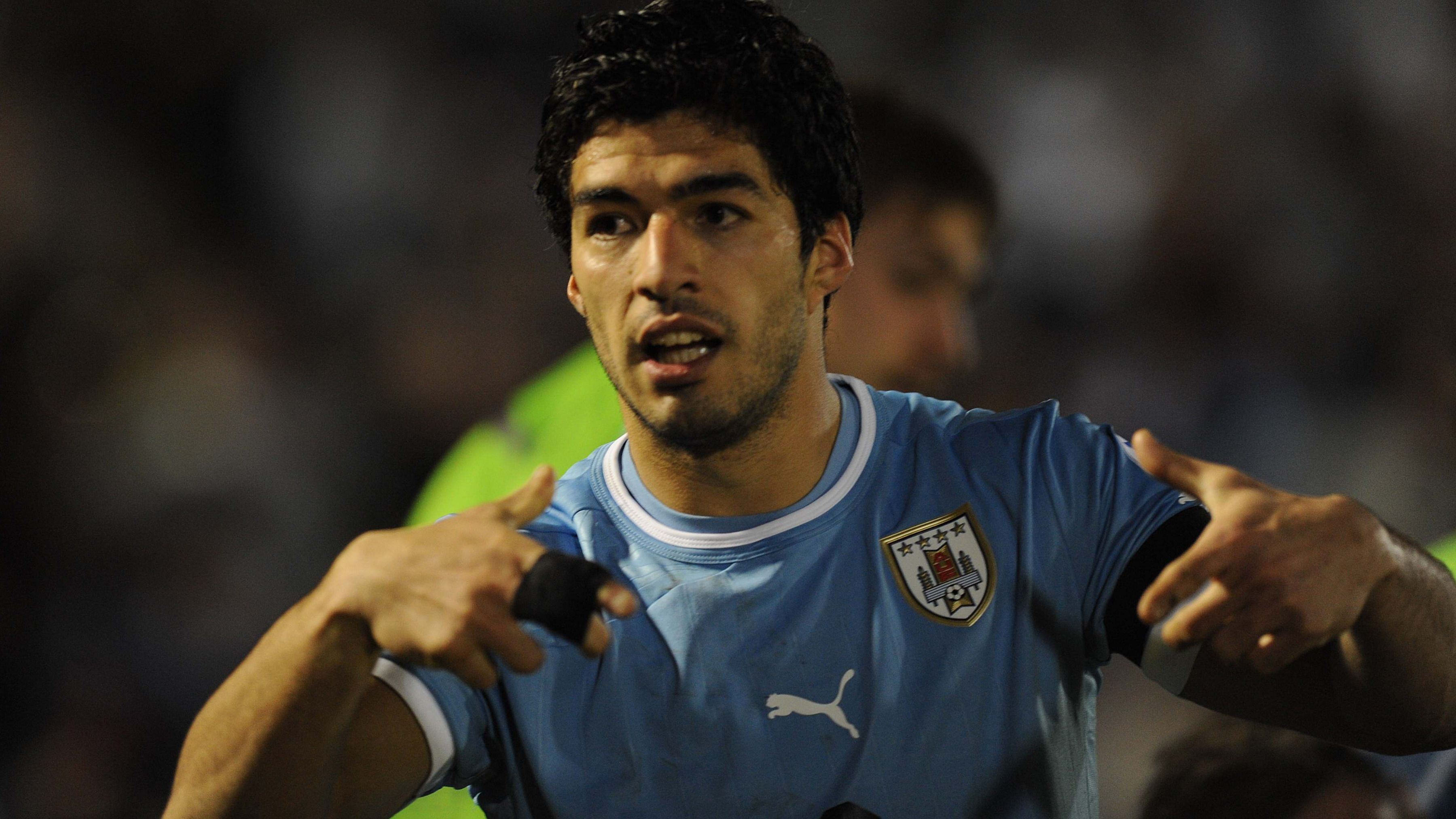 FBL-WC2014-QUALIFIERS-URU-PAR